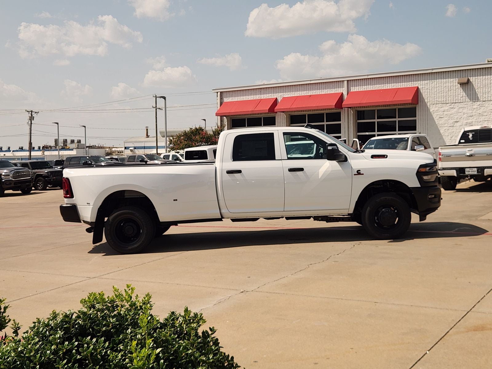 2026 RAM Ram 3500 RAM 3500 TRADESMAN CREW CAB 4X4 8' BOX