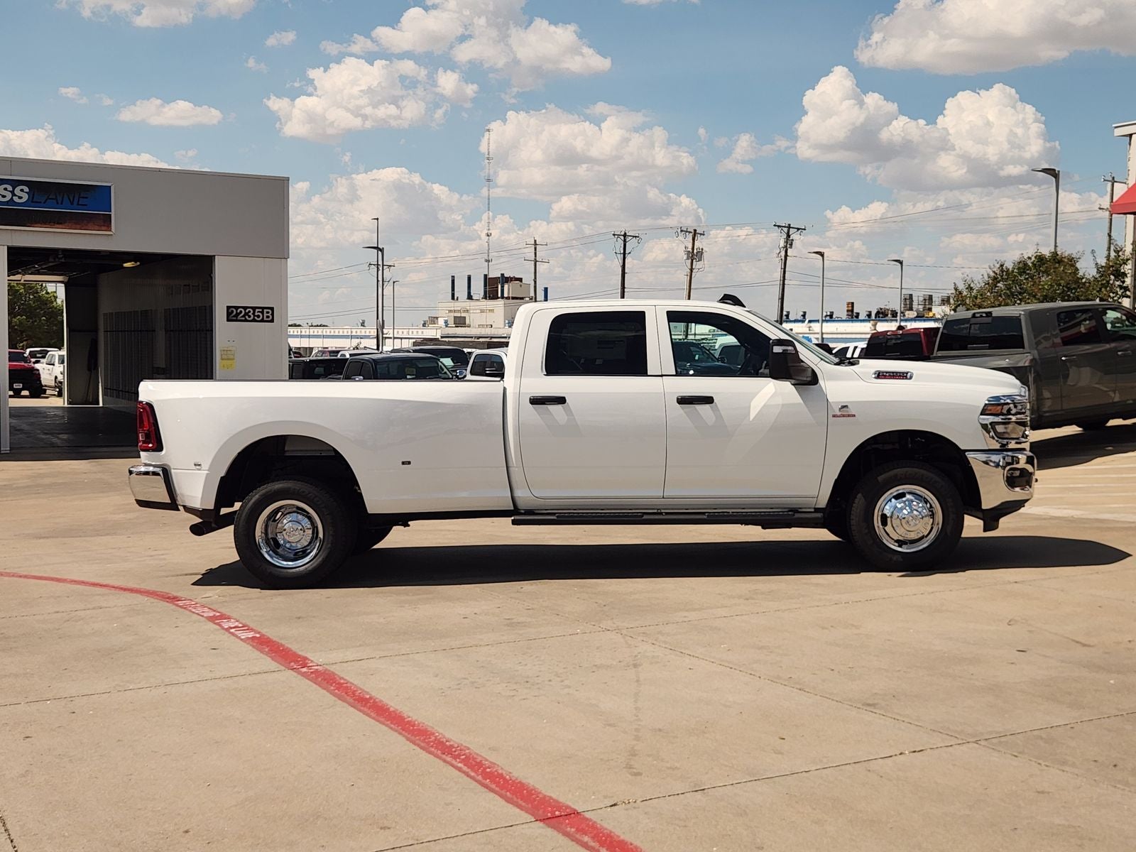 2026 RAM Ram 3500 RAM 3500 TRADESMAN CREW CAB 4X4 8' BOX