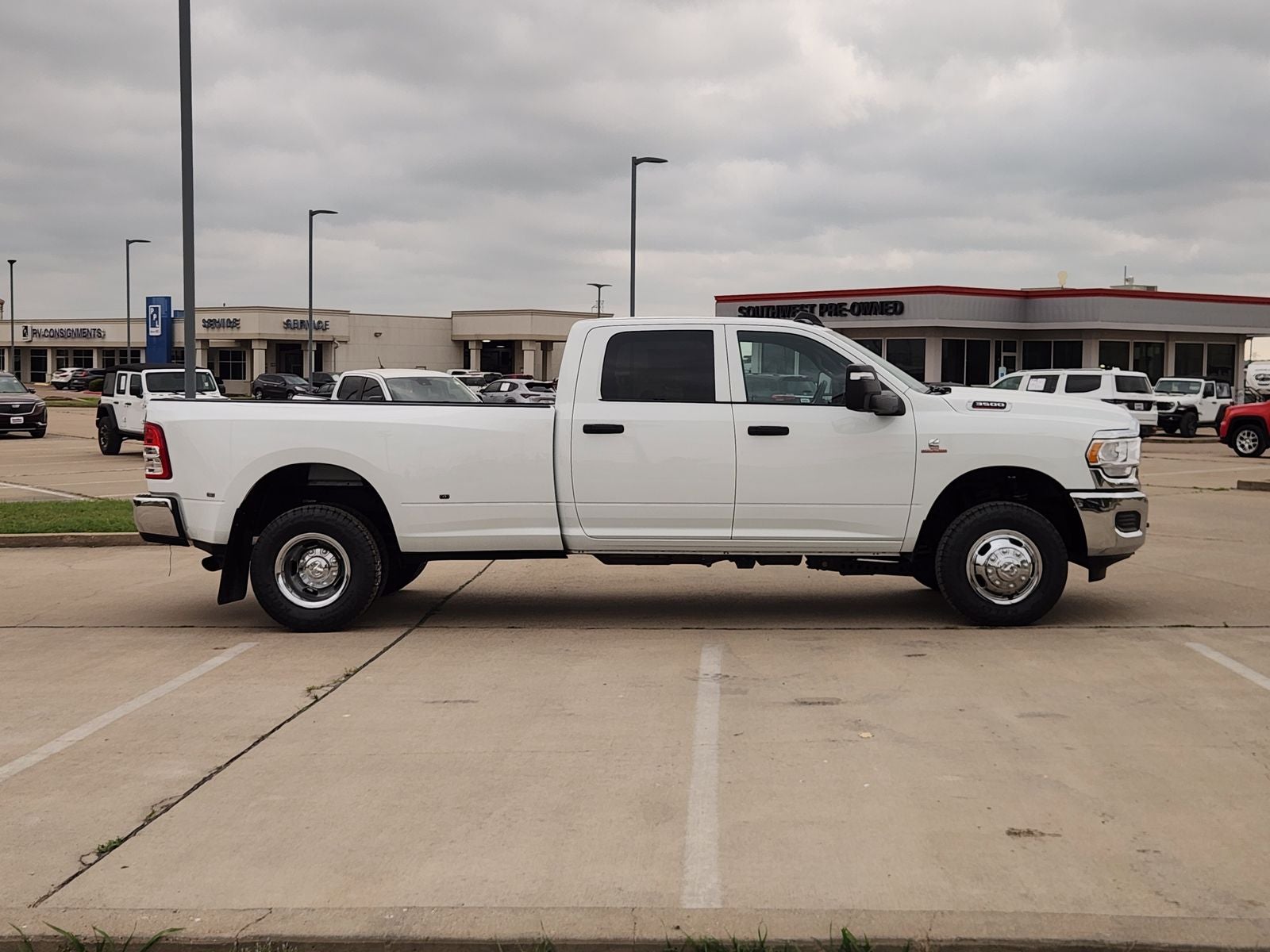 2024 RAM Ram 3500 Tradesman Crew Cab 4x4 8' Box