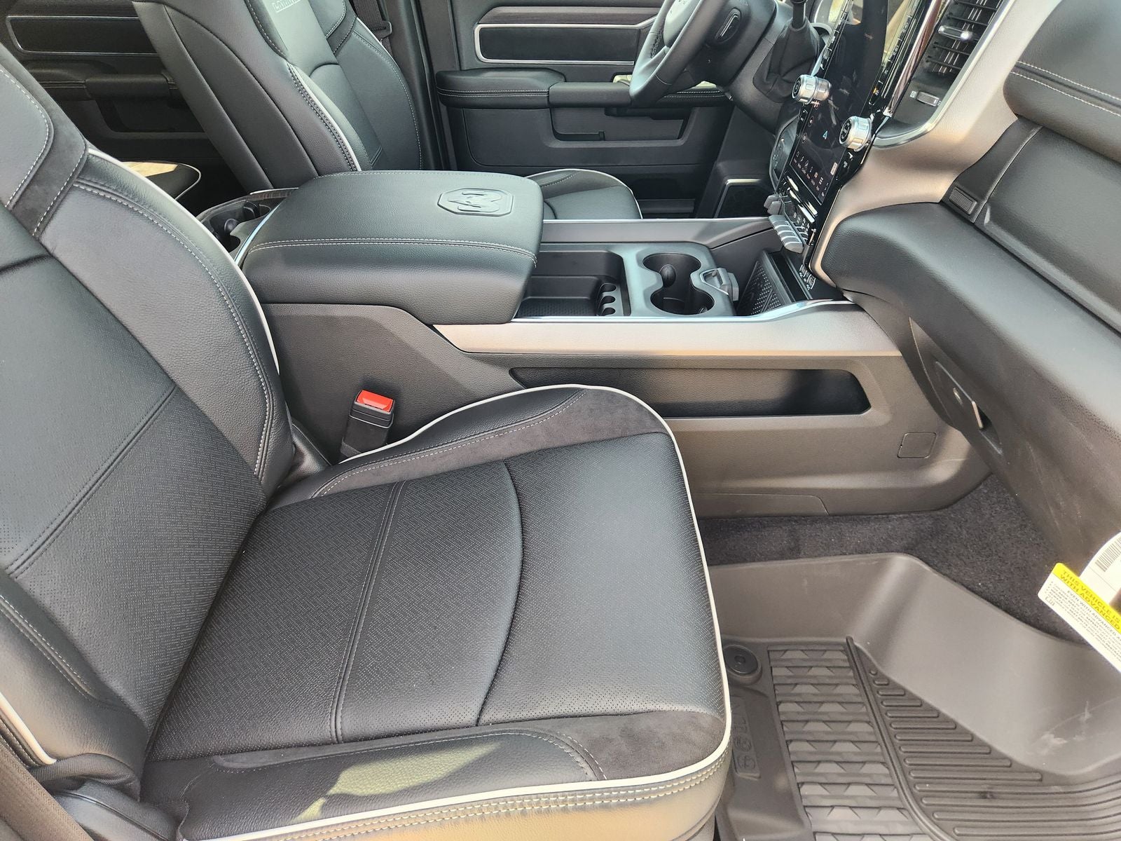 2026 RAM Ram 3500 RAM 3500 LARAMIE CREW CAB 4X4 8' BOX