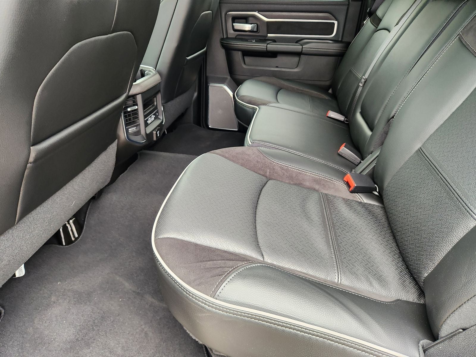 2026 RAM Ram 3500 RAM 3500 LARAMIE CREW CAB 4X4 8' BOX