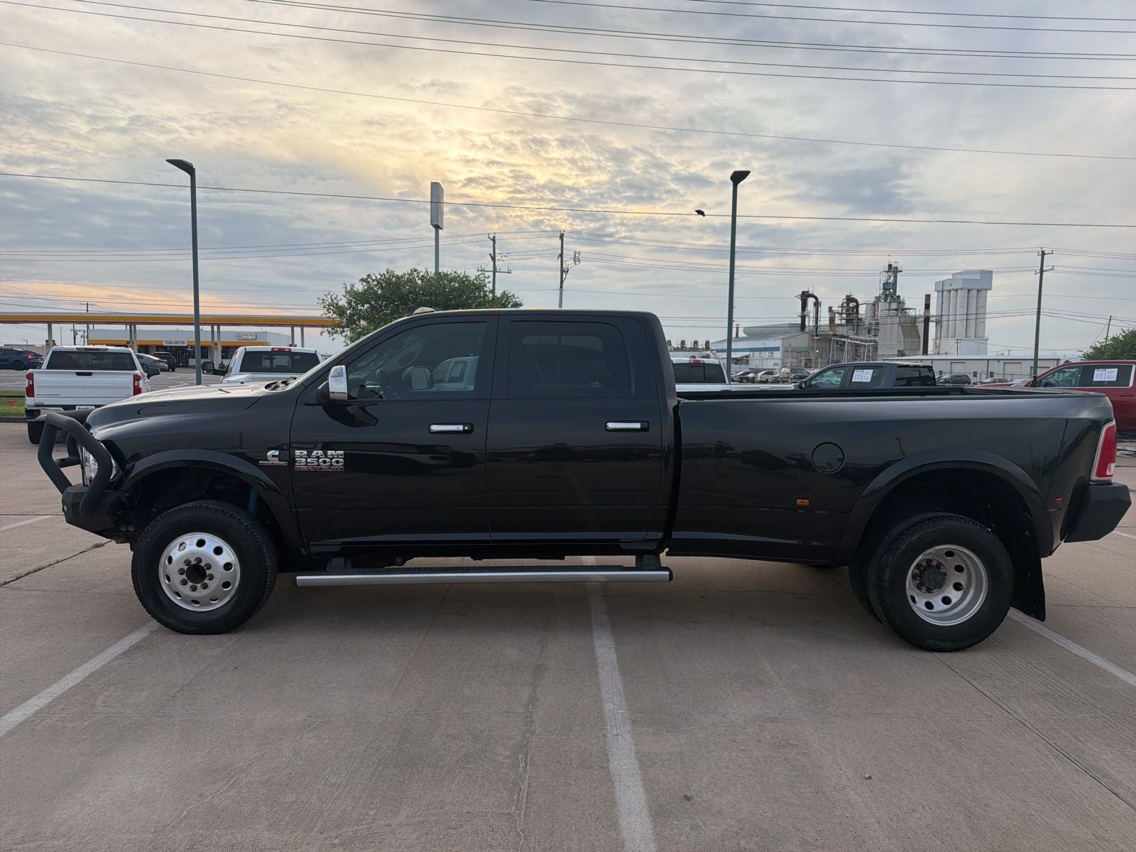 2017 RAM Ram 3500 Laramie Crew Cab 4x4 8' Box
