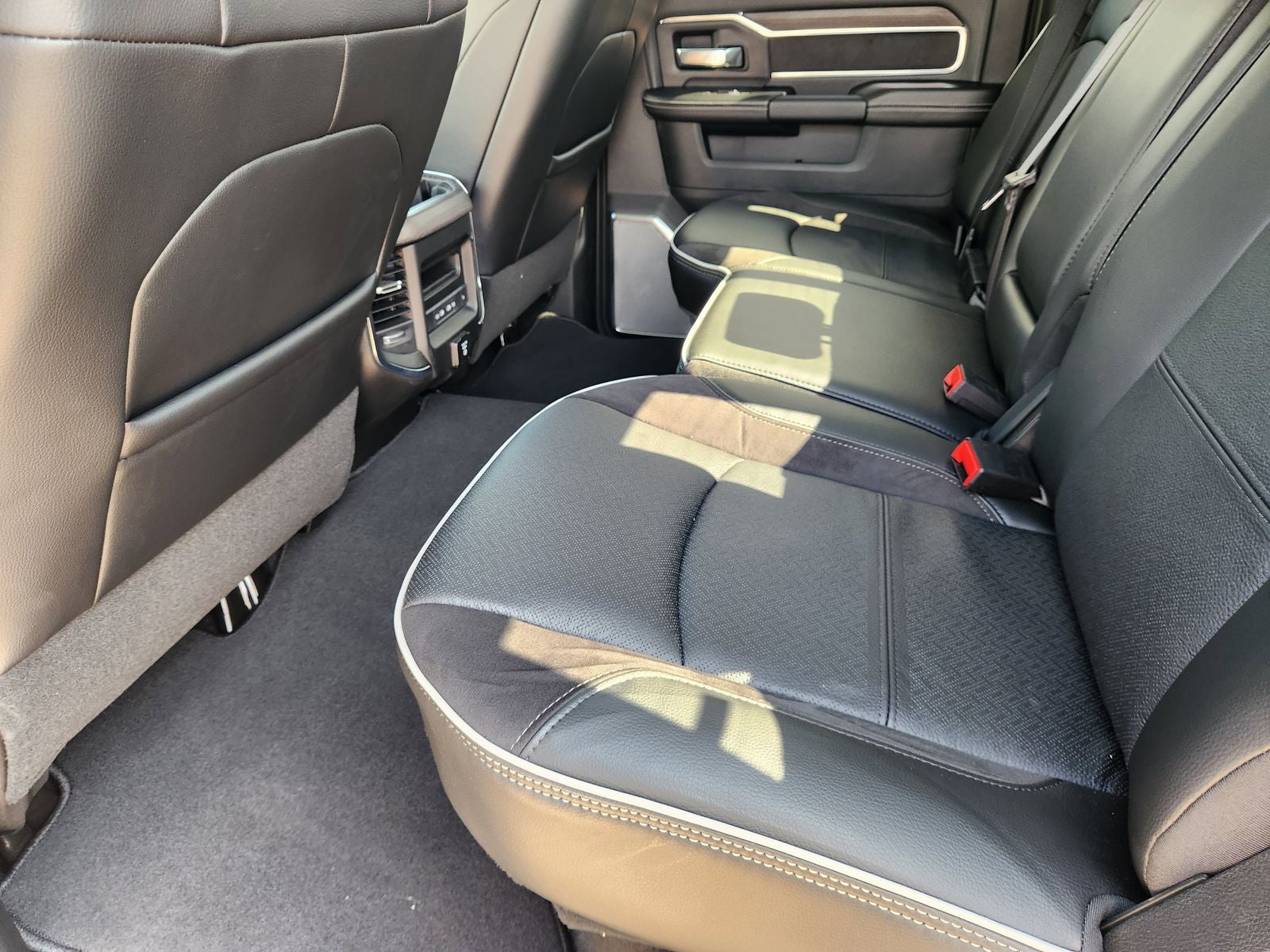 2026 RAM Ram 3500 RAM 3500 LARAMIE CREW CAB 4X4 8' BOX