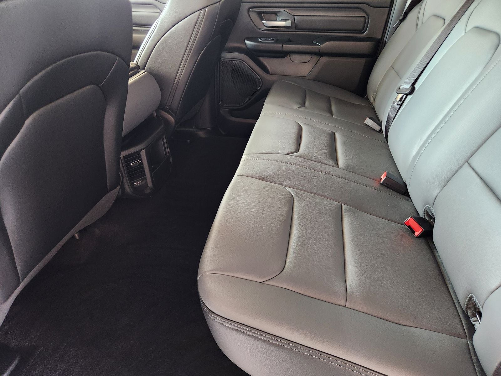 2026 RAM Ram 1500 RAM 1500 TRADESMAN CREW CAB 4X2 5'7' BOX