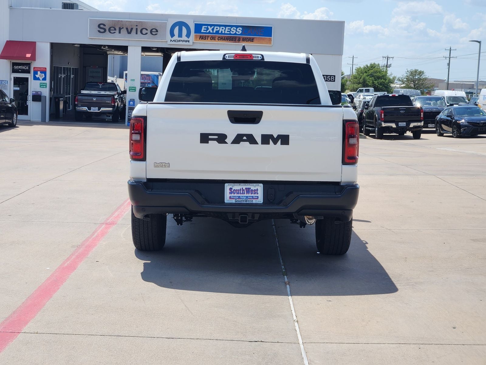 2026 RAM Ram 1500 RAM 1500 TRADESMAN CREW CAB 4X2 5'7' BOX