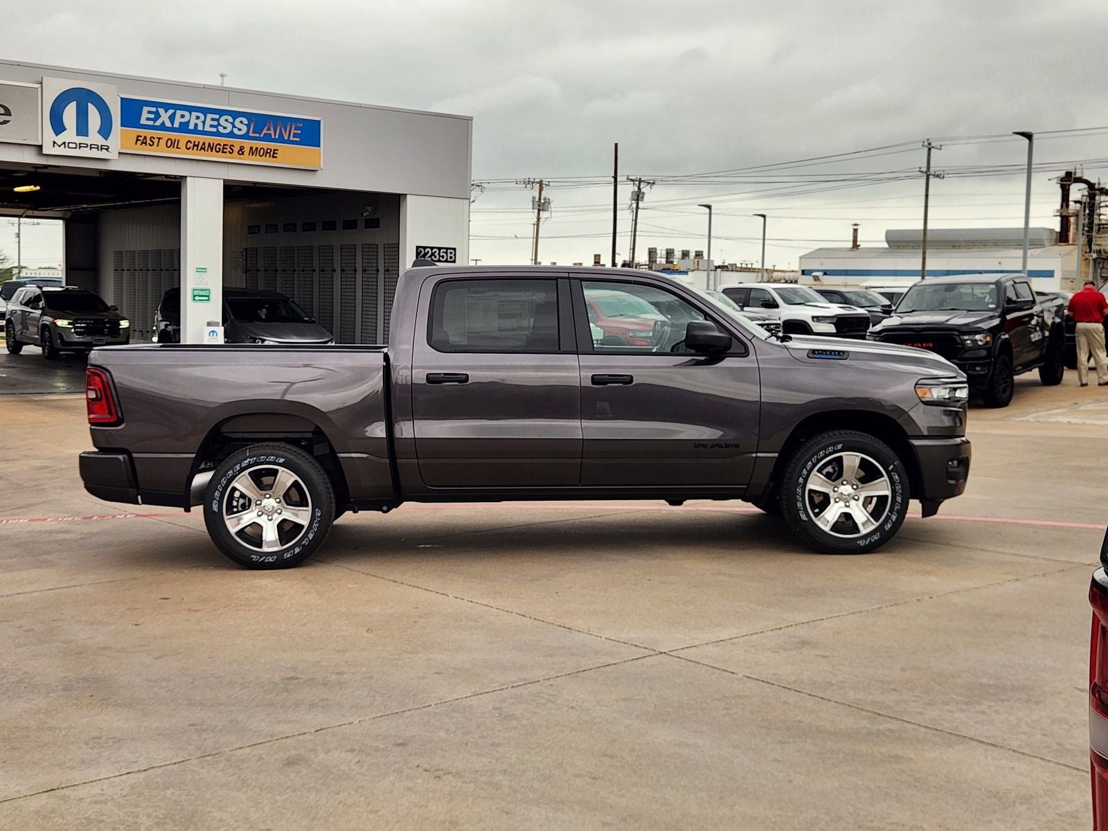 2026 RAM Ram 1500 RAM 1500 EXPRESS CREW CAB 4X2 5'7' BOX