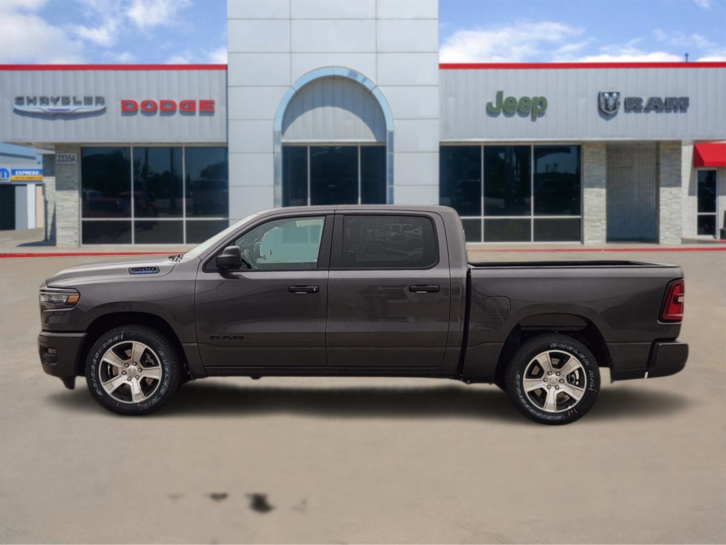 2026 RAM Ram 1500 RAM 1500 EXPRESS CREW CAB 4X2 5'7' BOX