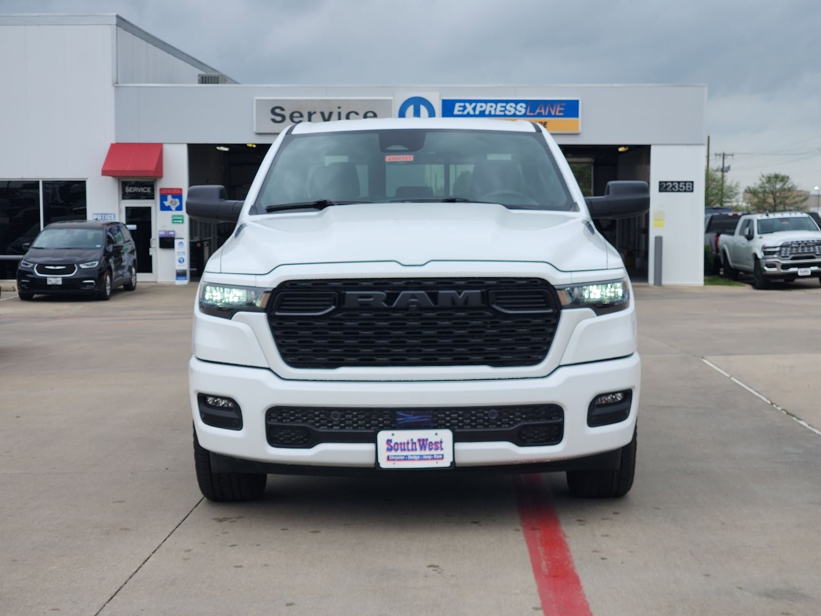 2026 RAM Ram 1500 RAM 1500 EXPRESS CREW CAB 4X2 5'7' BOX