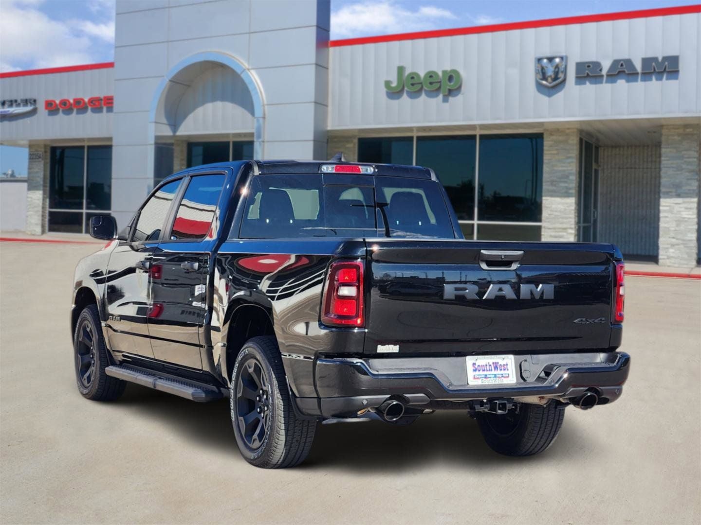 2026 RAM Ram 1500 RAM 1500 EXPRESS CREW CAB 4X4 5'7' BOX