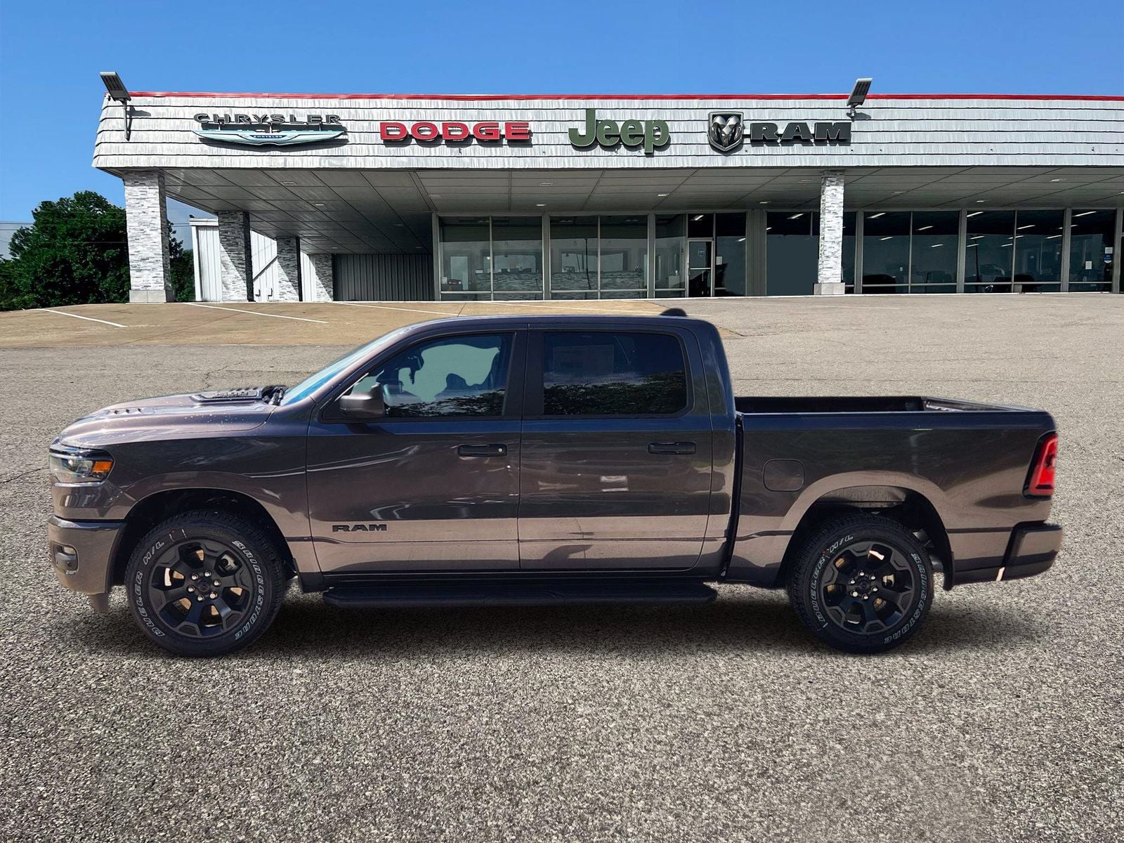 2026 RAM Ram 1500 RAM 1500 EXPRESS CREW CAB 4X4 5'7' BOX