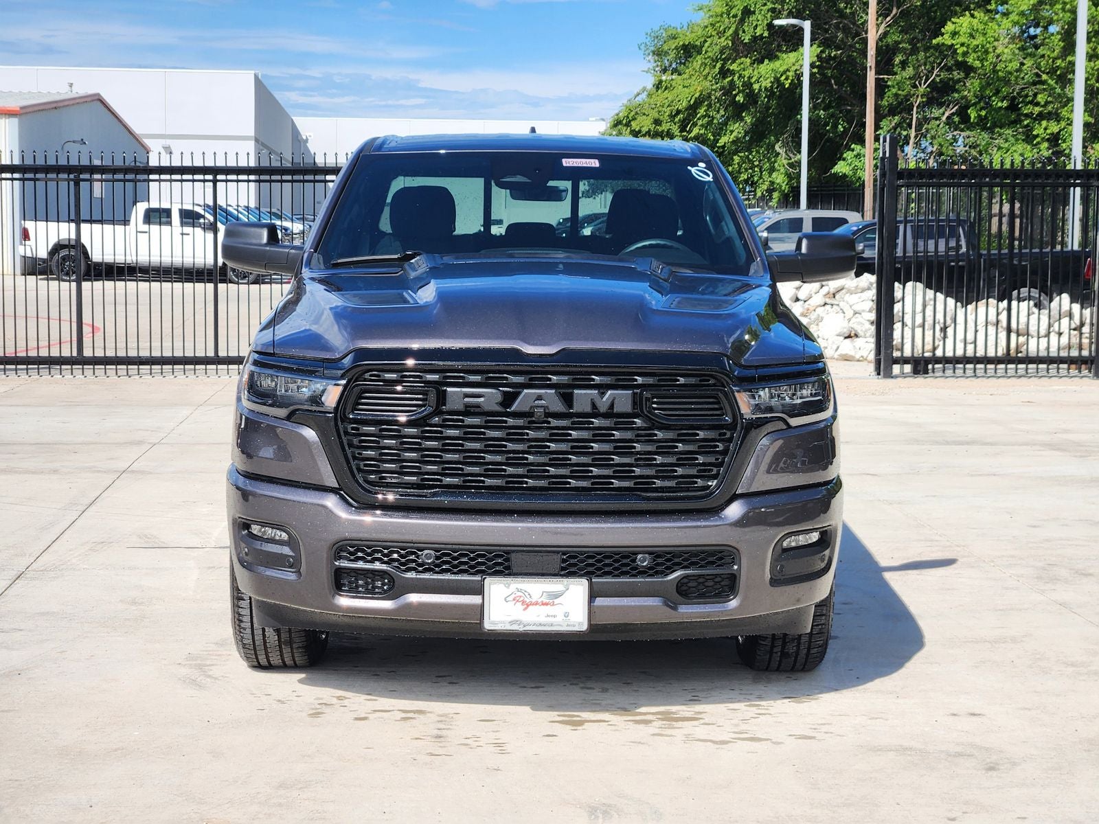 2026 RAM Ram 1500 RAM 1500 EXPRESS CREW CAB 4X4 5'7' BOX