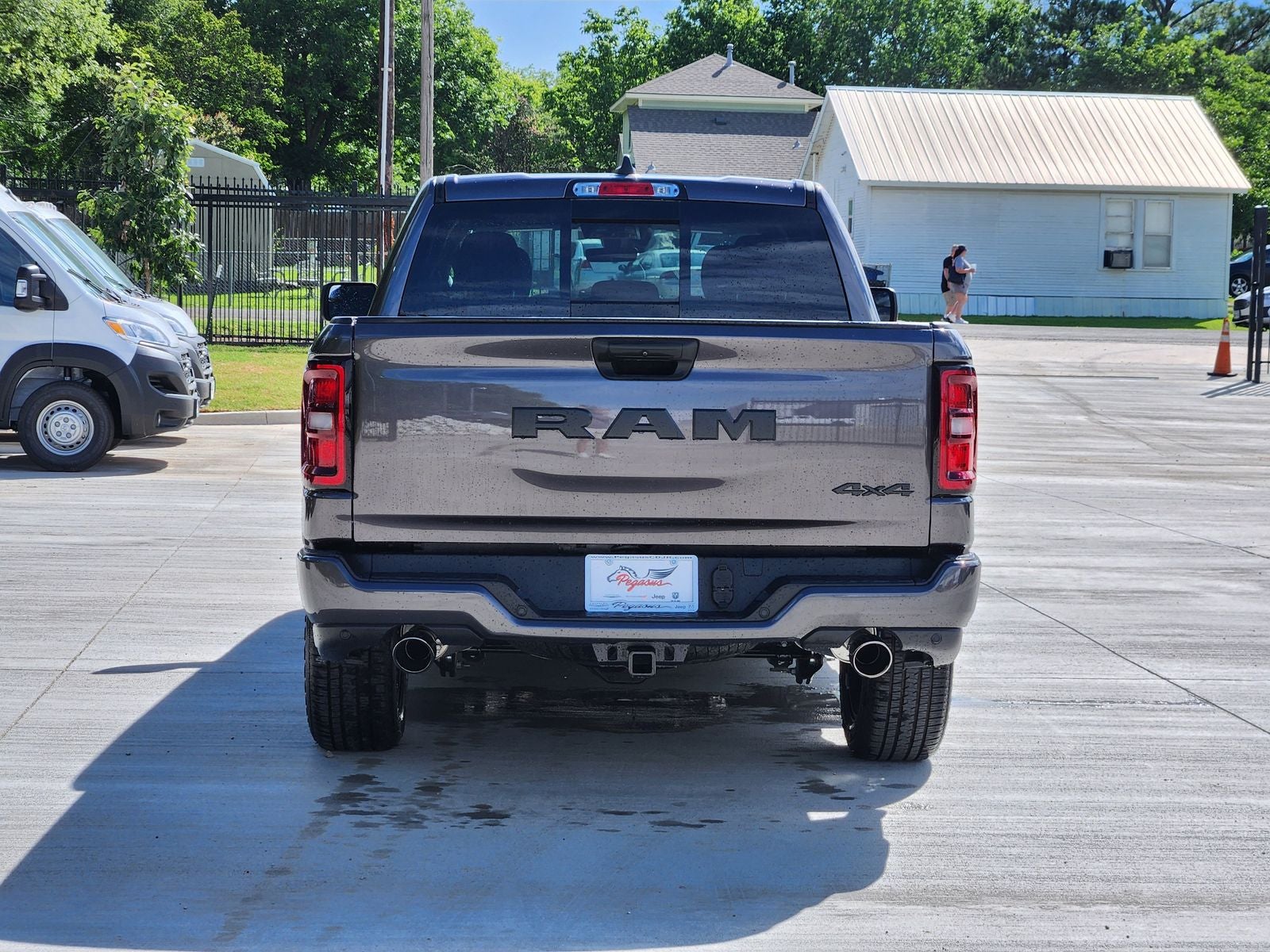 2026 RAM Ram 1500 RAM 1500 EXPRESS CREW CAB 4X4 5'7' BOX