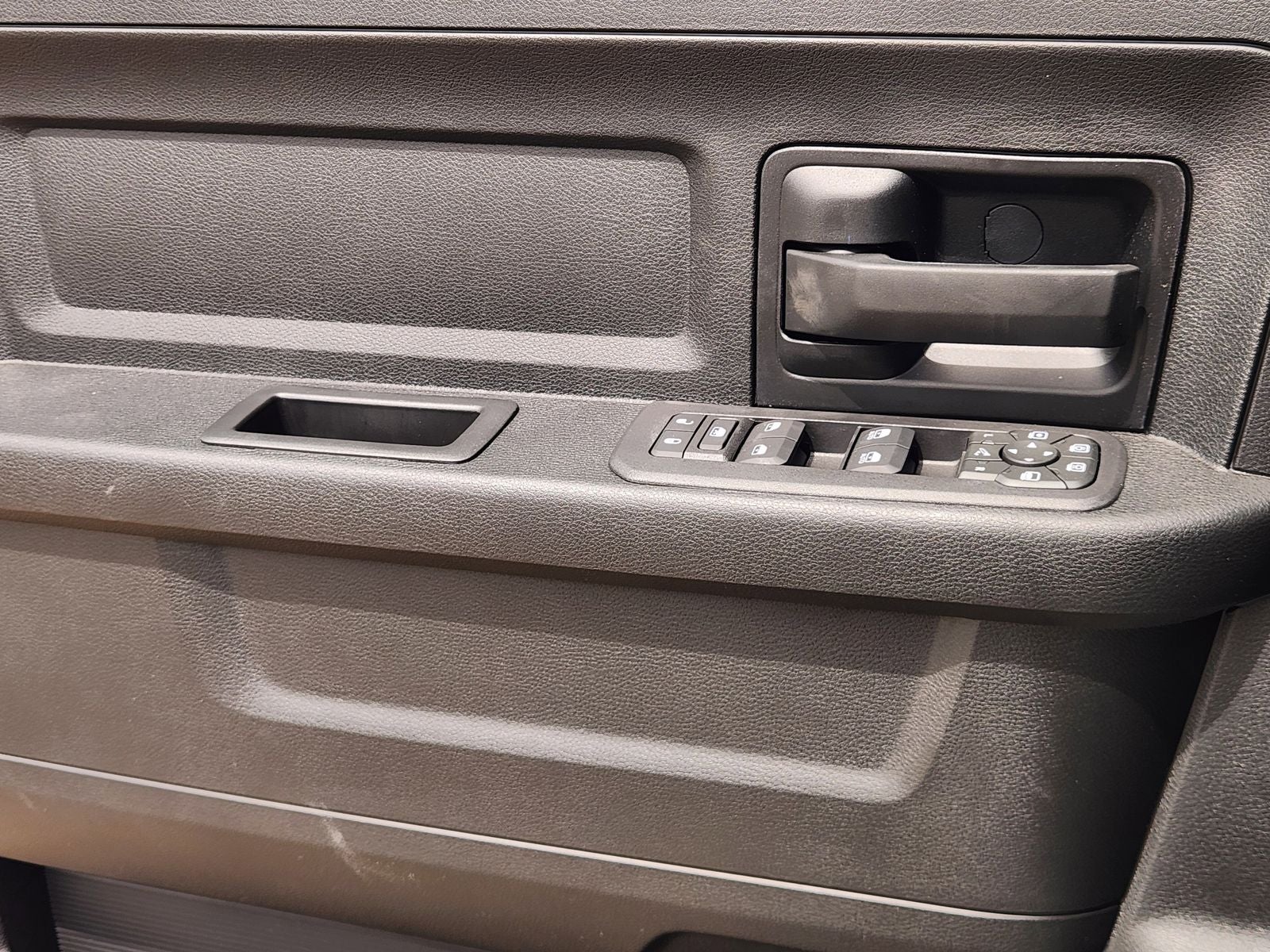 2026 RAM Ram 2500 RAM 2500 BLACK EXPRESS CREW CAB 4X4 6'4' BOX