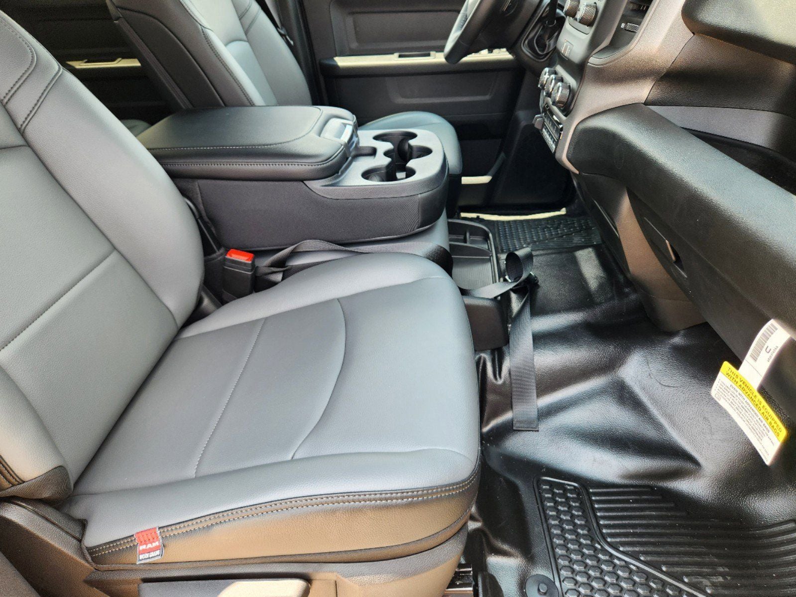 2024 RAM Ram 5500 Chassis Cab RAM 5500 TRADESMAN CHASSIS CREW CAB 4X2 84' CA