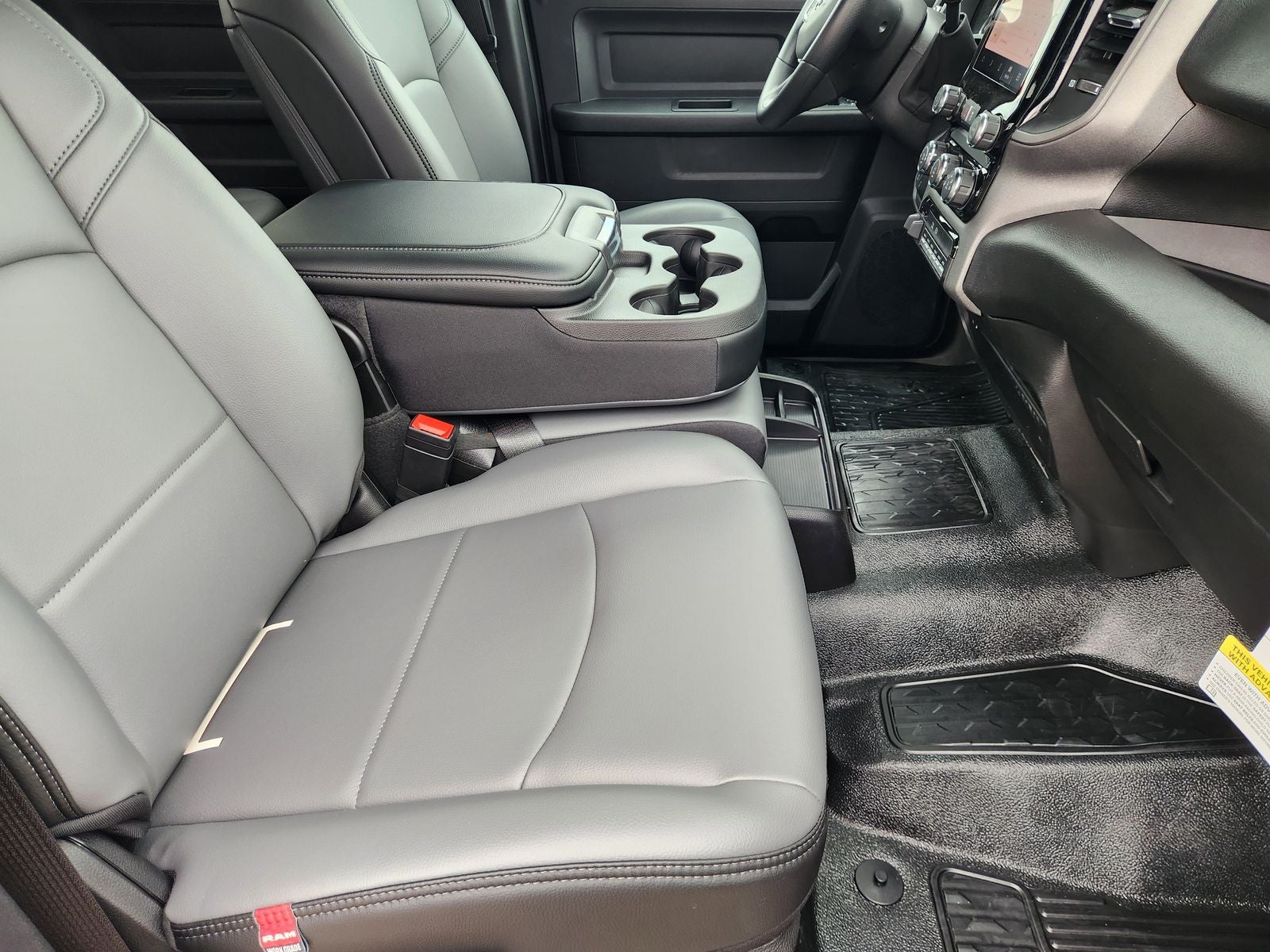 2026 RAM Ram 5500 Chassis Cab RAM 5500 TRADESMAN CHASSIS CREW CAB 4X4 60' CA