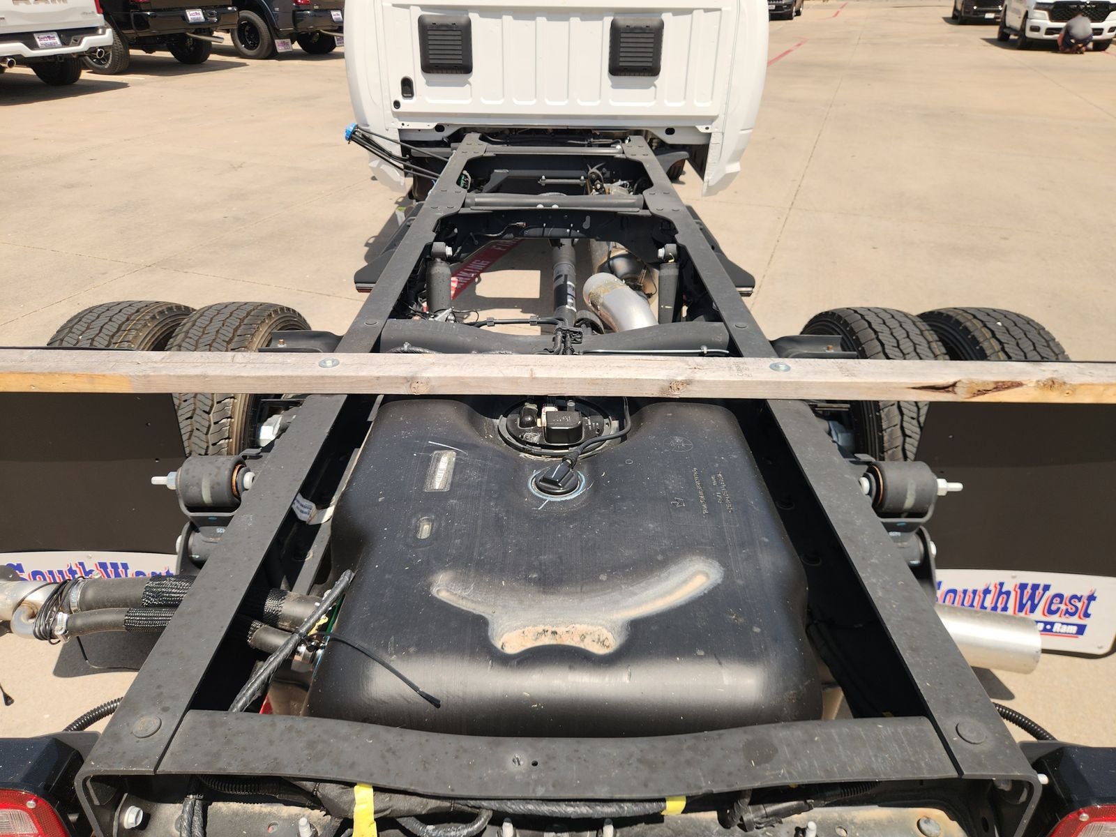 2026 RAM Ram 5500 Chassis Cab RAM 5500 TRADESMAN CHASSIS CREW CAB 4X4 84' CA