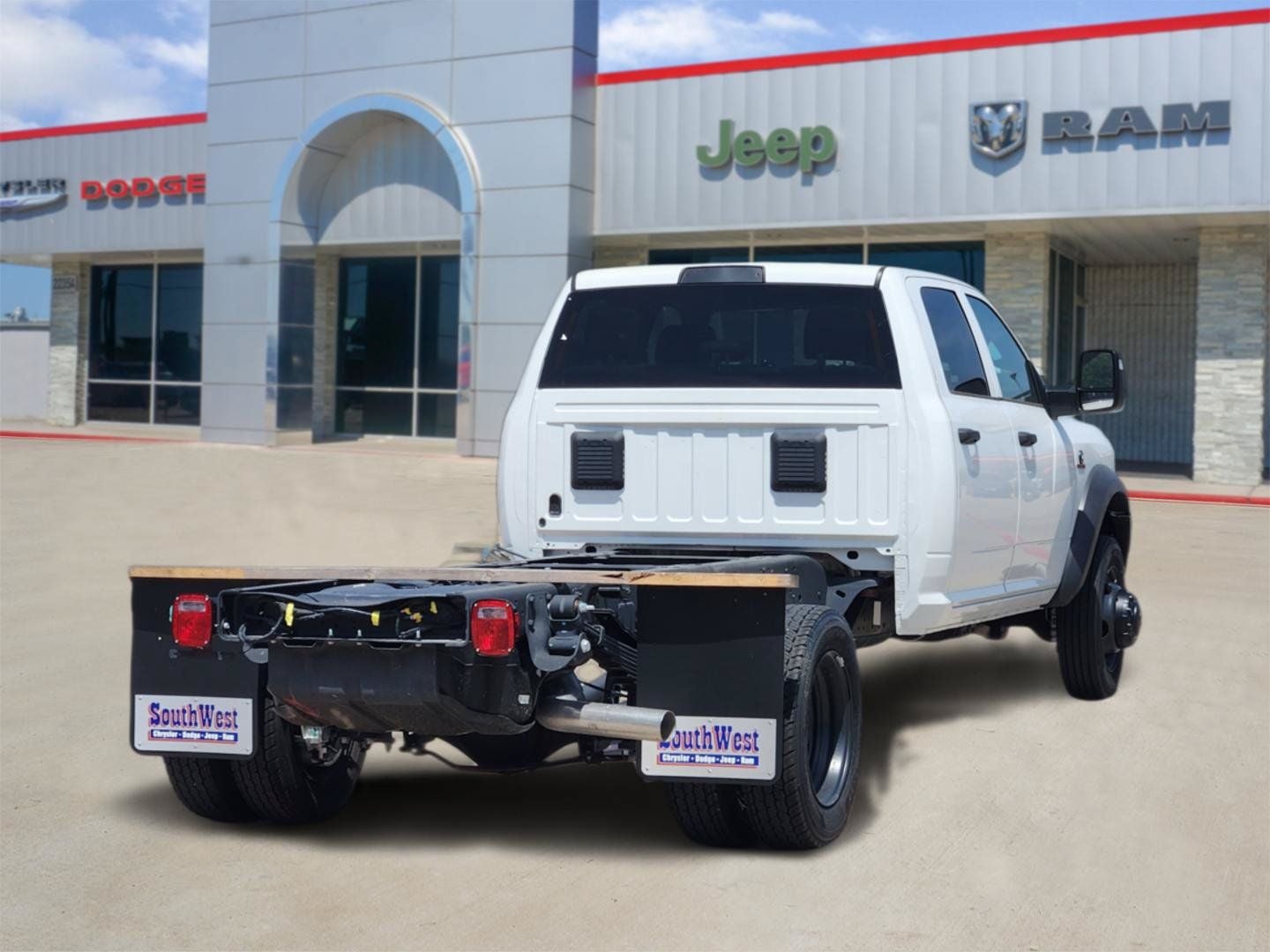 2026 RAM Ram 5500 Chassis Cab RAM 5500 TRADESMAN CHASSIS CREW CAB 4X4 84' CA