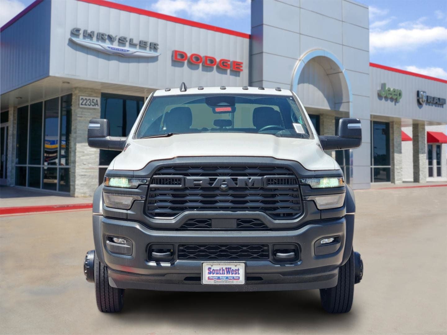 2026 RAM Ram 5500 Chassis Cab RAM 5500 TRADESMAN CHASSIS CREW CAB 4X4 84' CA