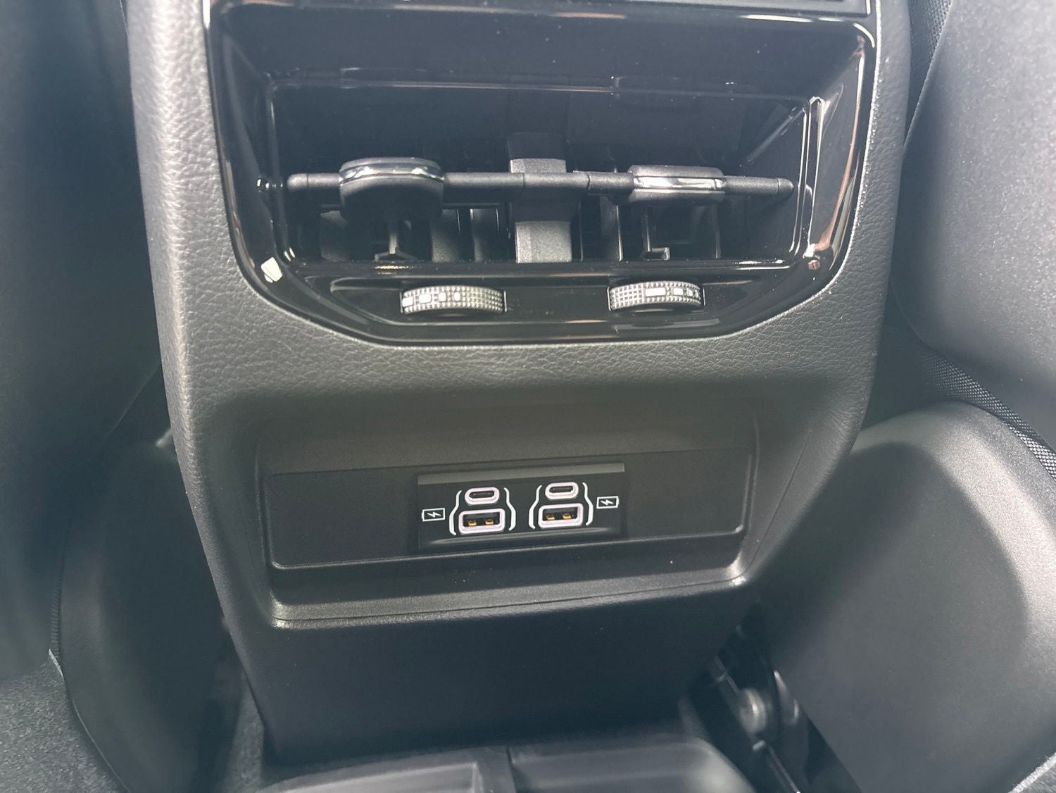 2026 Jeep Grand Cherokee GRAND CHEROKEE LAREDO 4X2