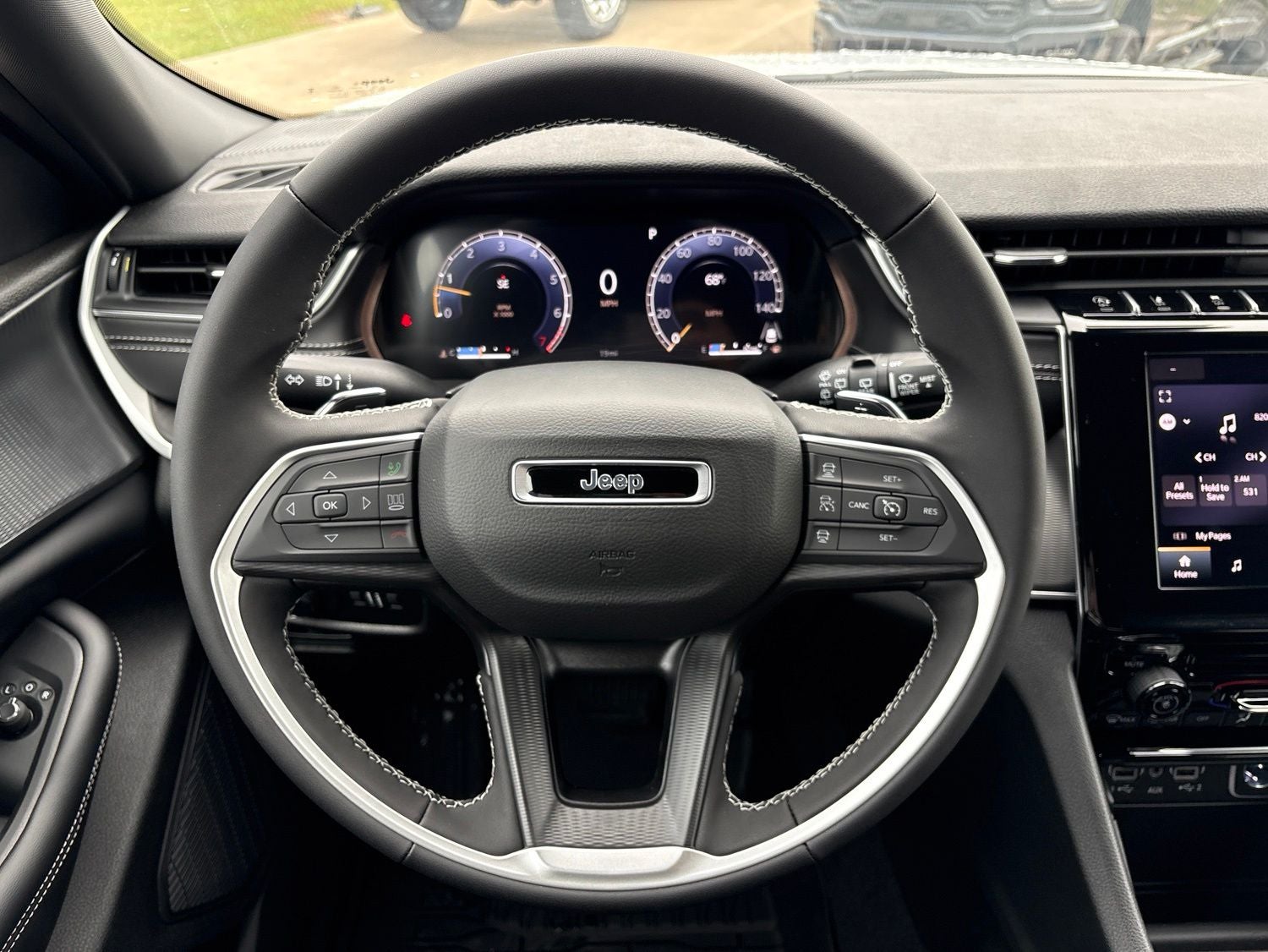 2026 Jeep Grand Cherokee GRAND CHEROKEE LAREDO 4X2