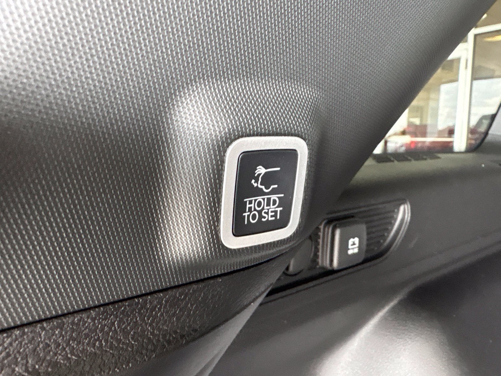 2027 Jeep Grand Cherokee Laredo Altitude
