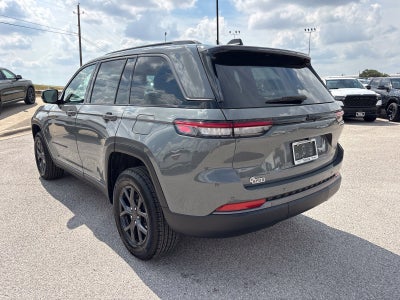 2027 Jeep Grand Cherokee Laredo Altitude