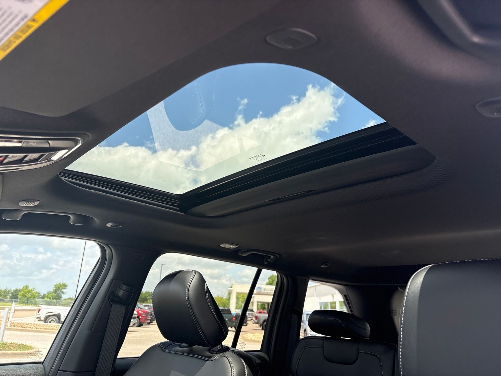 2026 Jeep Grand Cherokee GRAND CHEROKEE LAREDO ALTITUDE 4X2