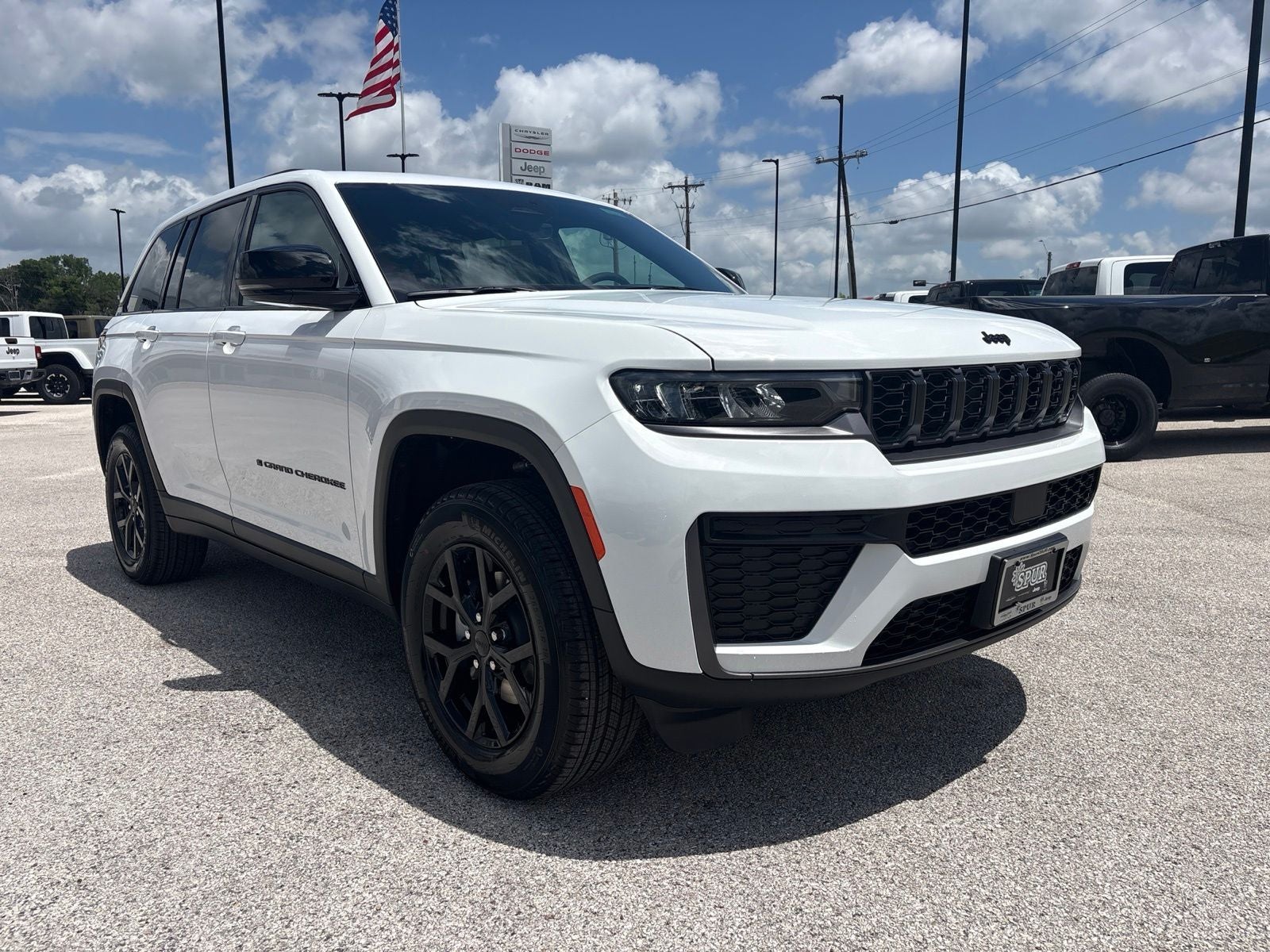 2026 Jeep Grand Cherokee GRAND CHEROKEE LAREDO ALTITUDE 4X2