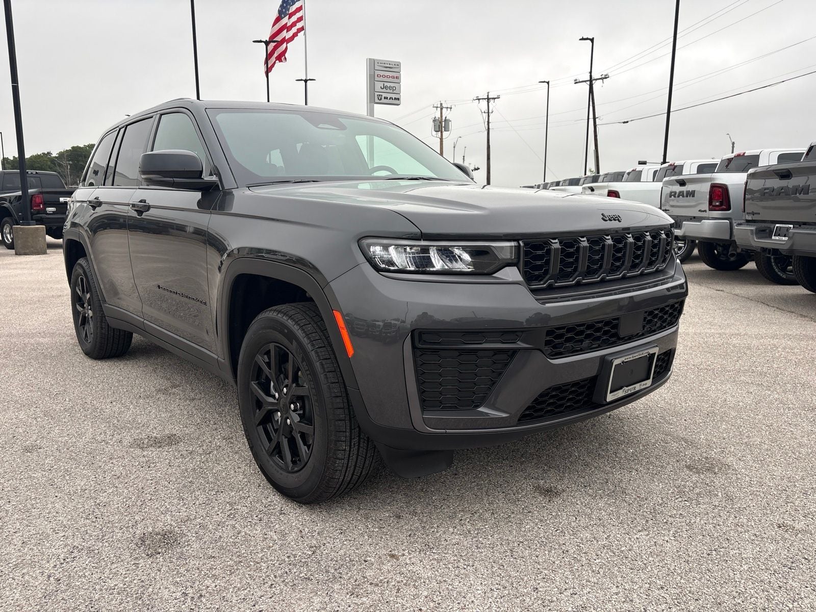 2026 Jeep Grand Cherokee GRAND CHEROKEE LAREDO ALTITUDE 4X2