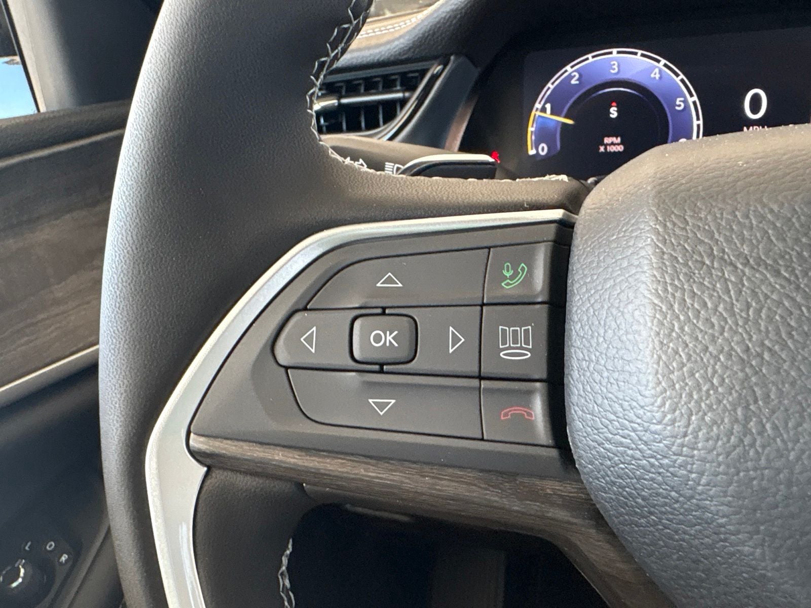 2026 Jeep Grand Cherokee GRAND CHEROKEE LAREDO ALTITUDE 4X2