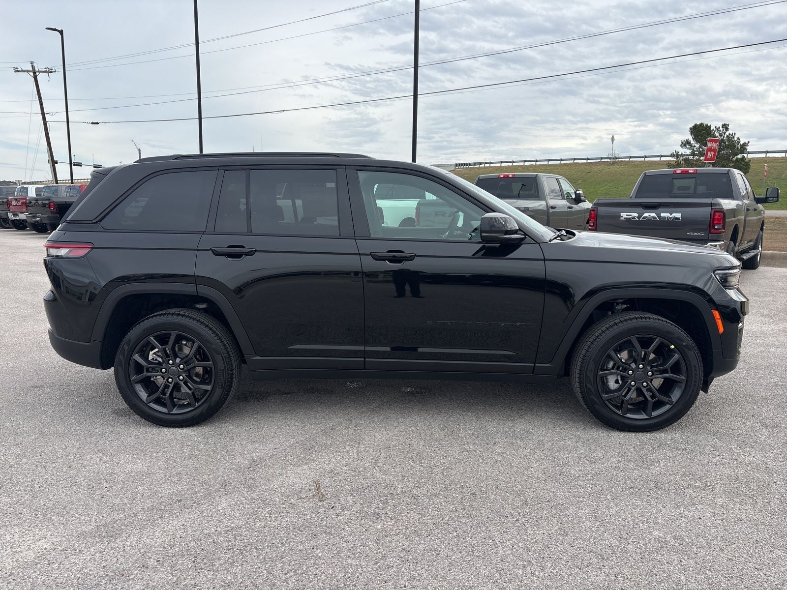 2025 Jeep Grand Cherokee GRAND CHEROKEE LIMITED 4X4