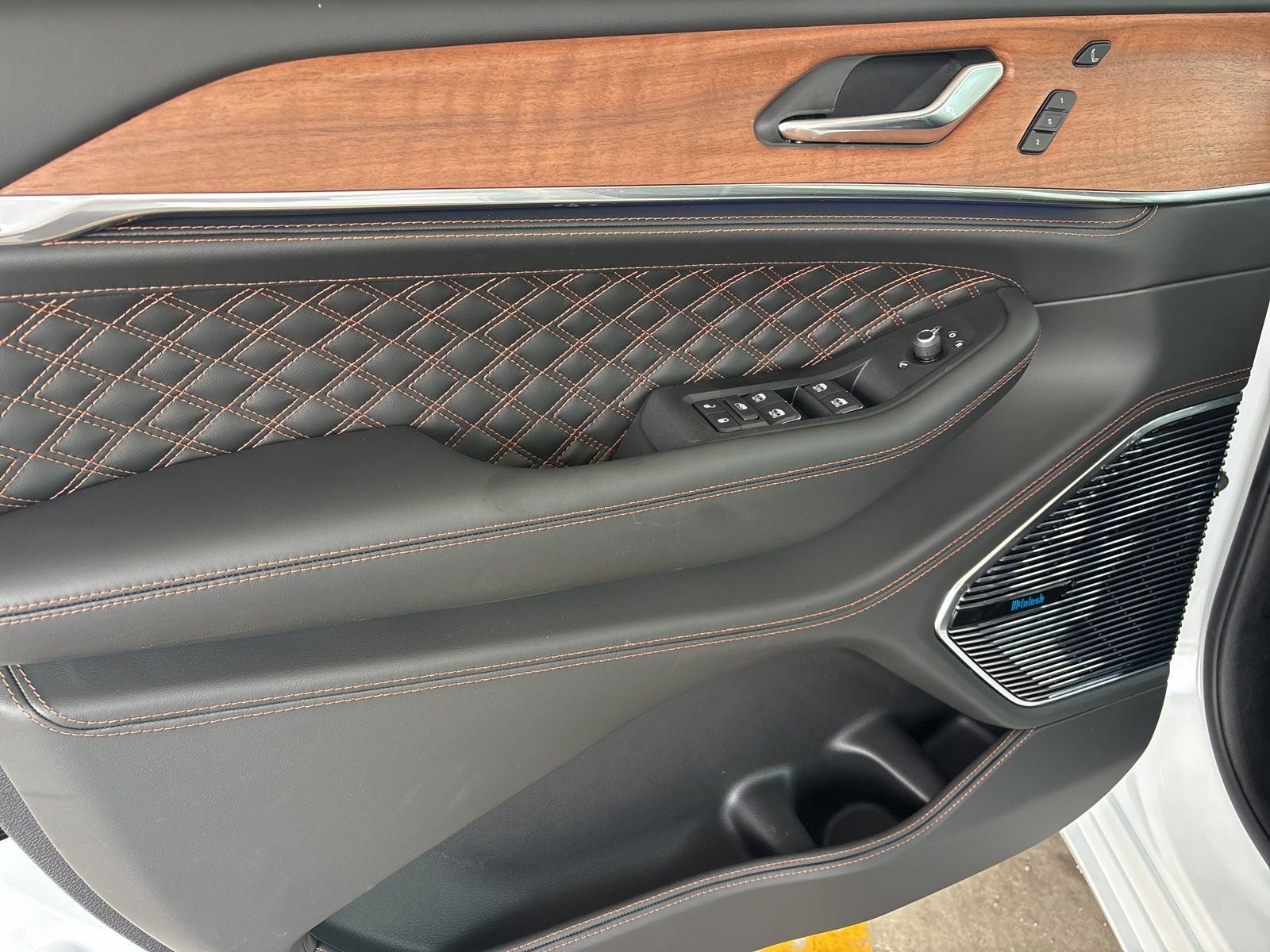 2025 Jeep Grand Cherokee GRAND CHEROKEE SUMMIT RESERVE 4X4