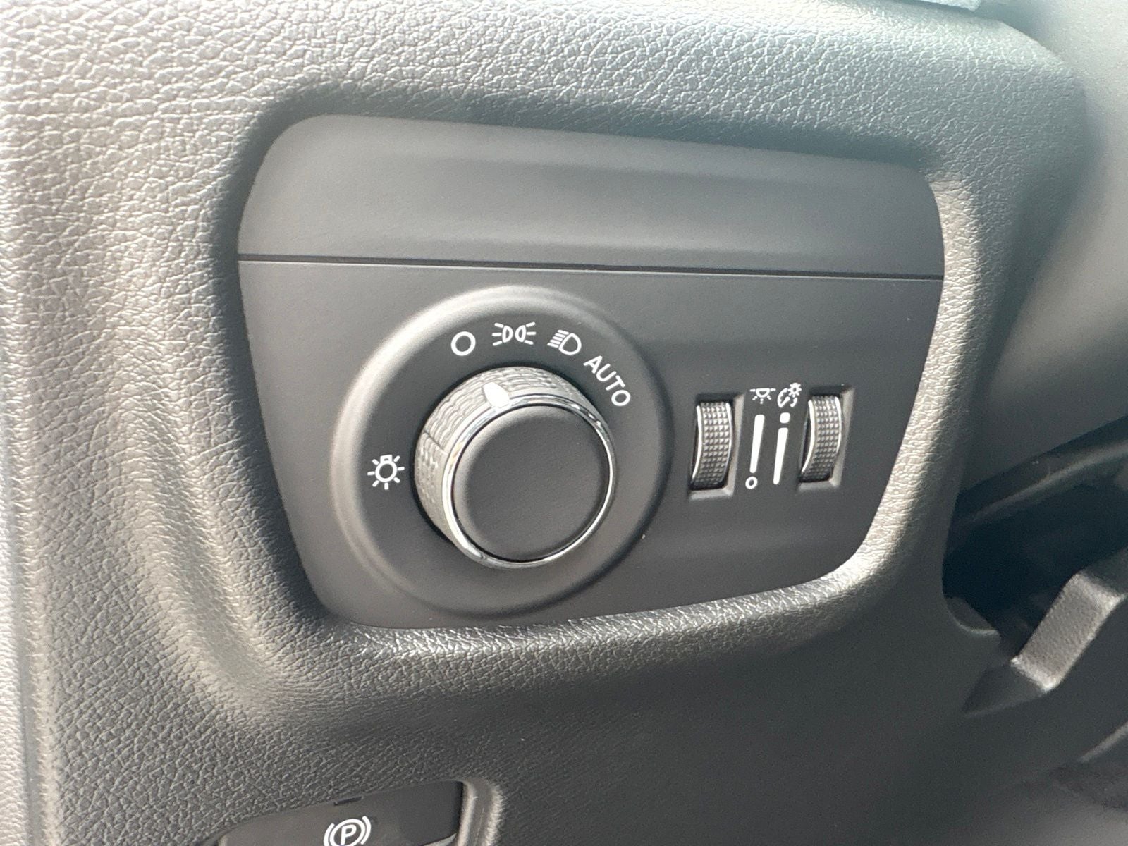 2026 Jeep Grand Cherokee L GRAND CHEROKEE L LAREDO 4X2