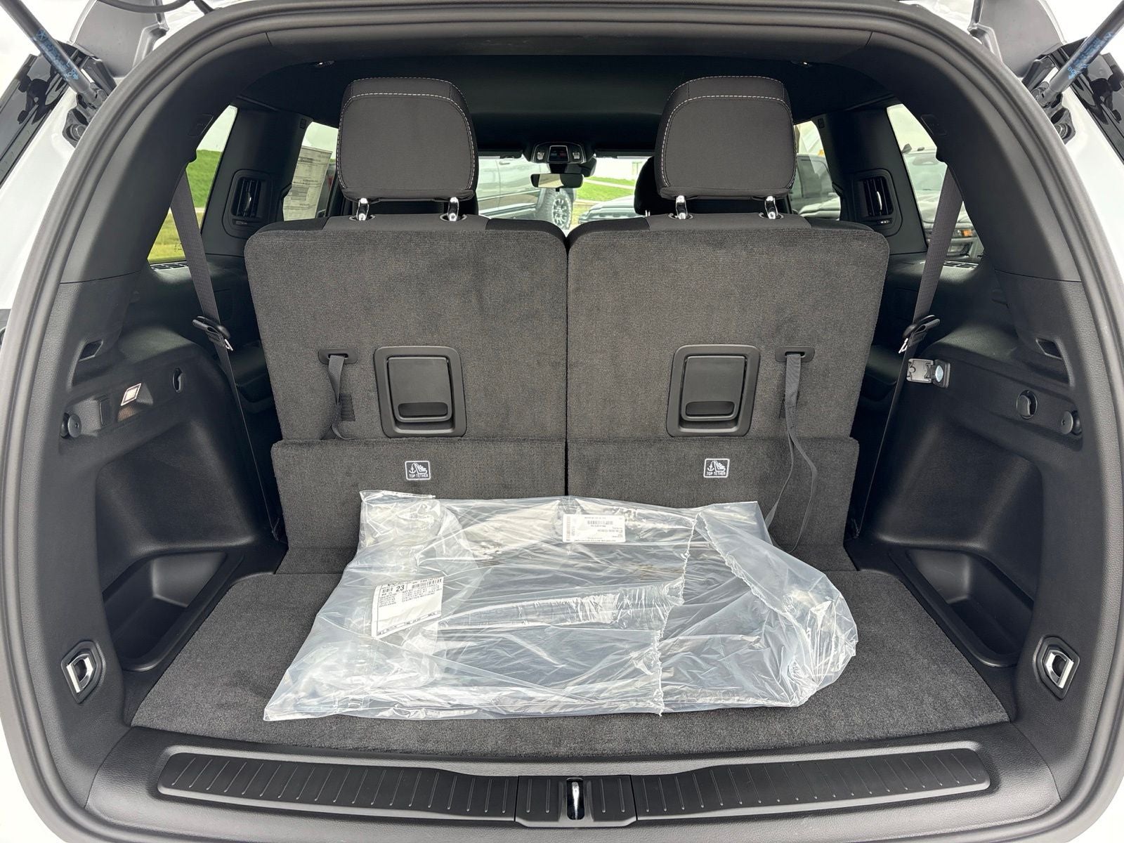 2026 Jeep Grand Cherokee L GRAND CHEROKEE L LAREDO 4X2