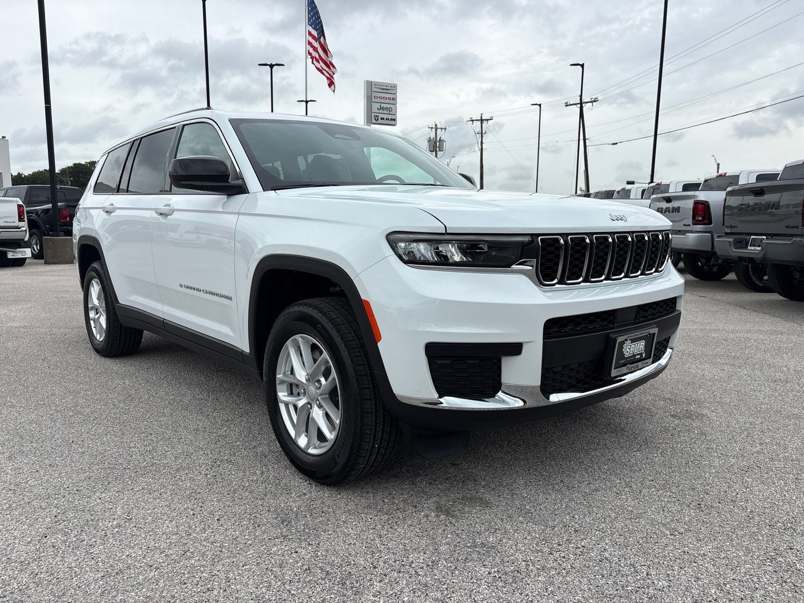 2026 Jeep Grand Cherokee L GRAND CHEROKEE L LAREDO 4X2