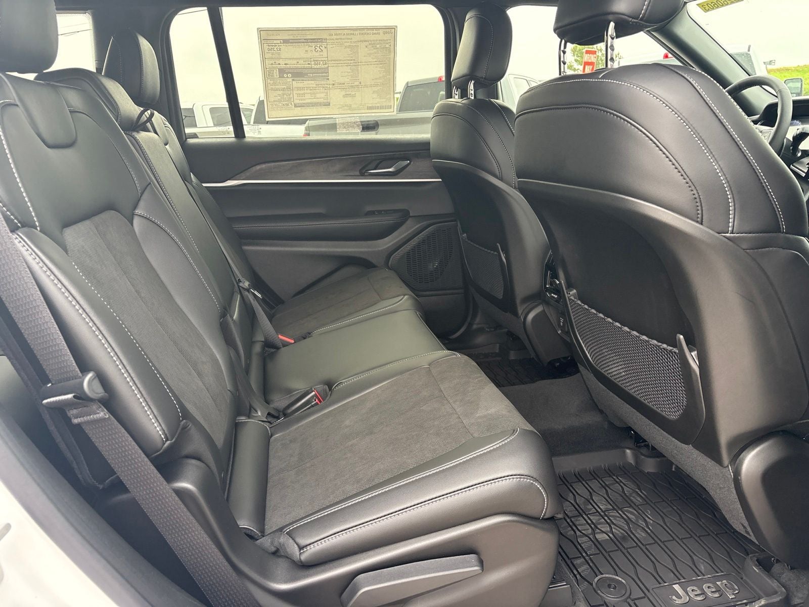 2026 Jeep Grand Cherokee L GRAND CHEROKEE L LAREDO ALTITUDE 4X2