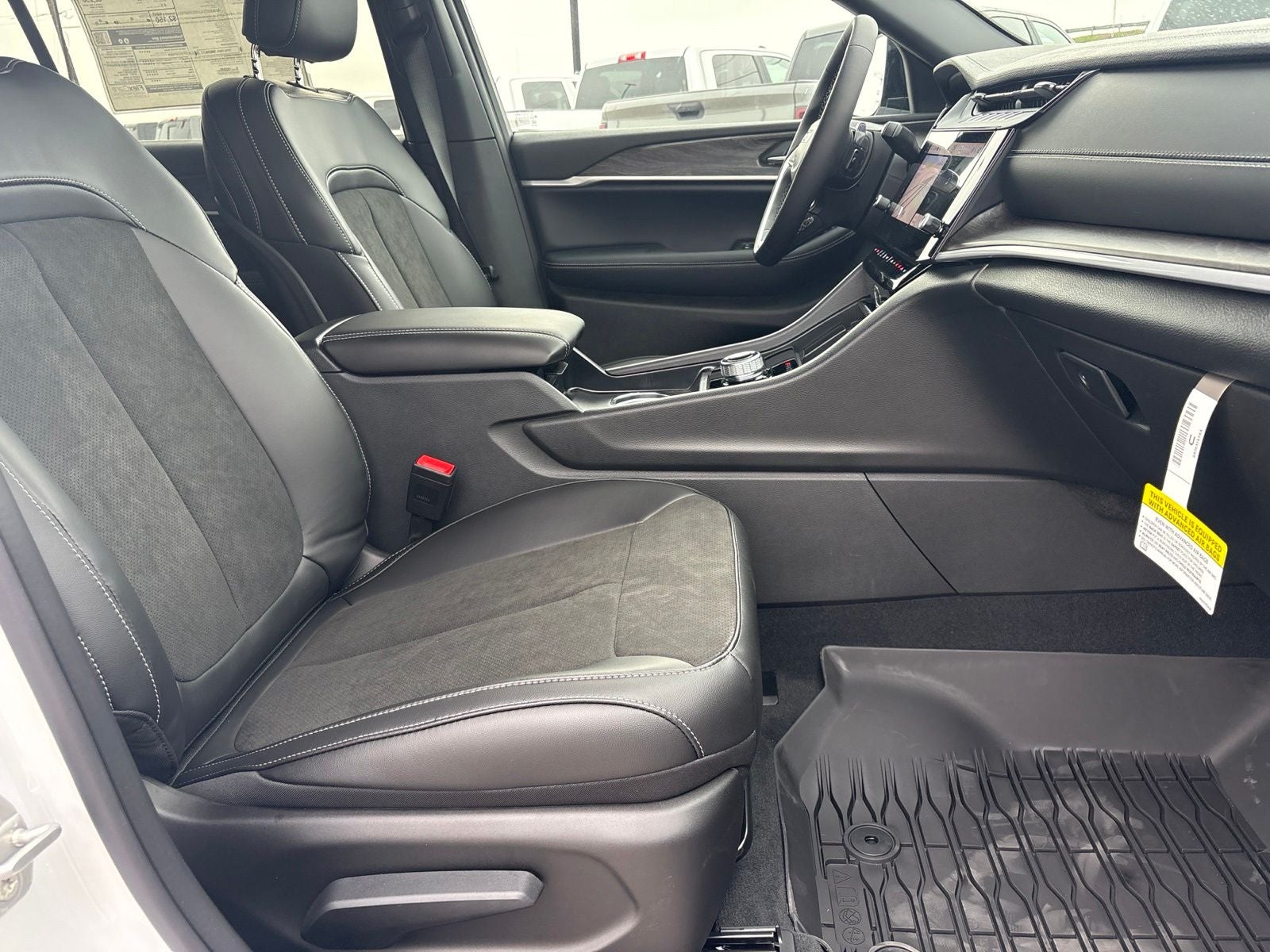 2026 Jeep Grand Cherokee L GRAND CHEROKEE L LAREDO ALTITUDE 4X2