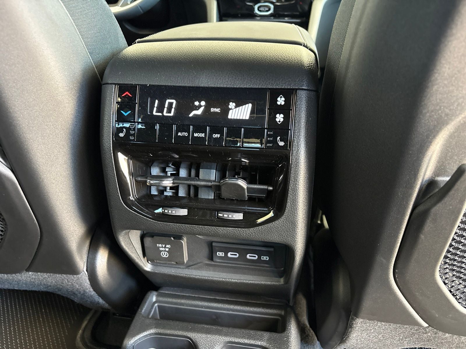 2026 Jeep Grand Cherokee L GRAND CHEROKEE L LIMITED RESERVE 4X4