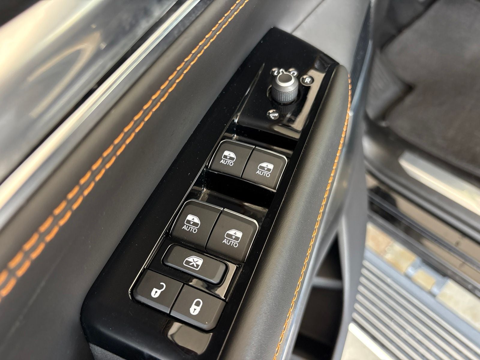2023 Jeep Grand Wagoneer L Series III 4x4