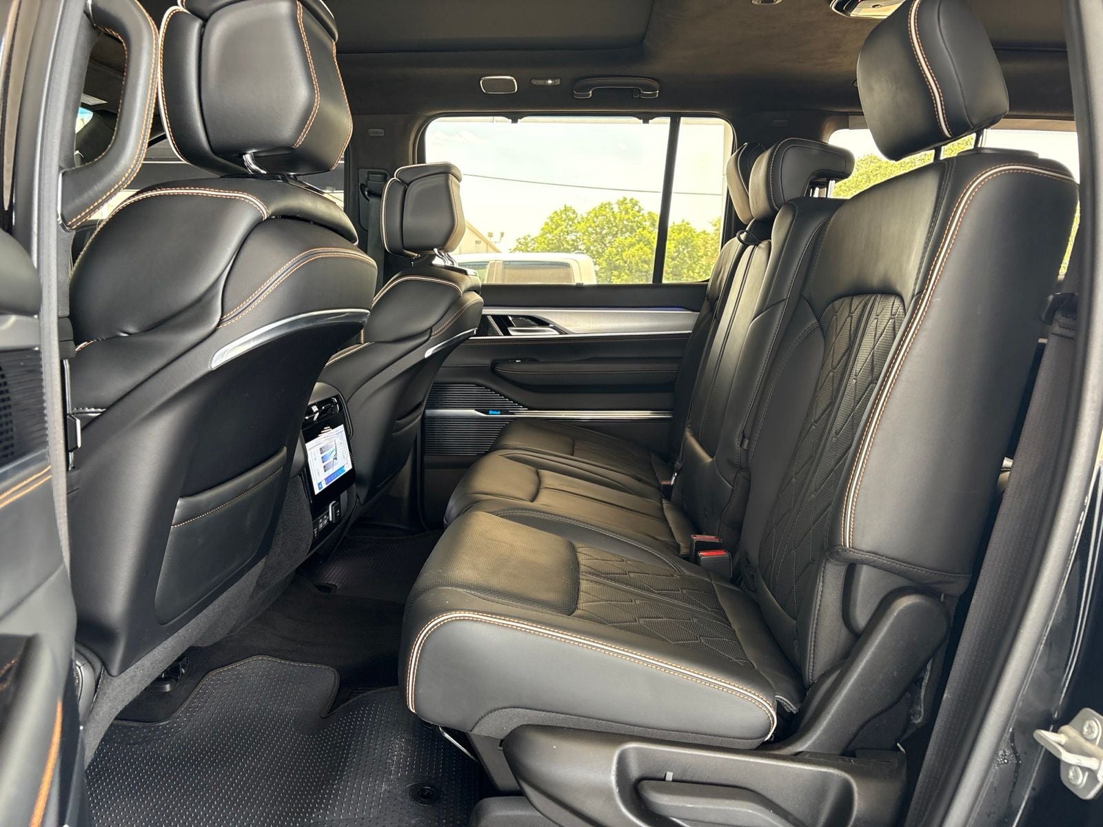 2023 Jeep Grand Wagoneer L Series III 4x4