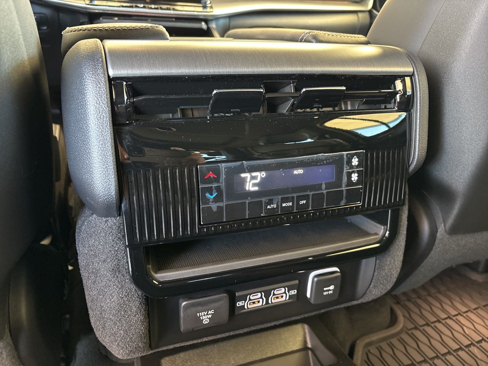 2026 Jeep Grand Wagoneer GRAND WAGONEER UPLAND 4X4