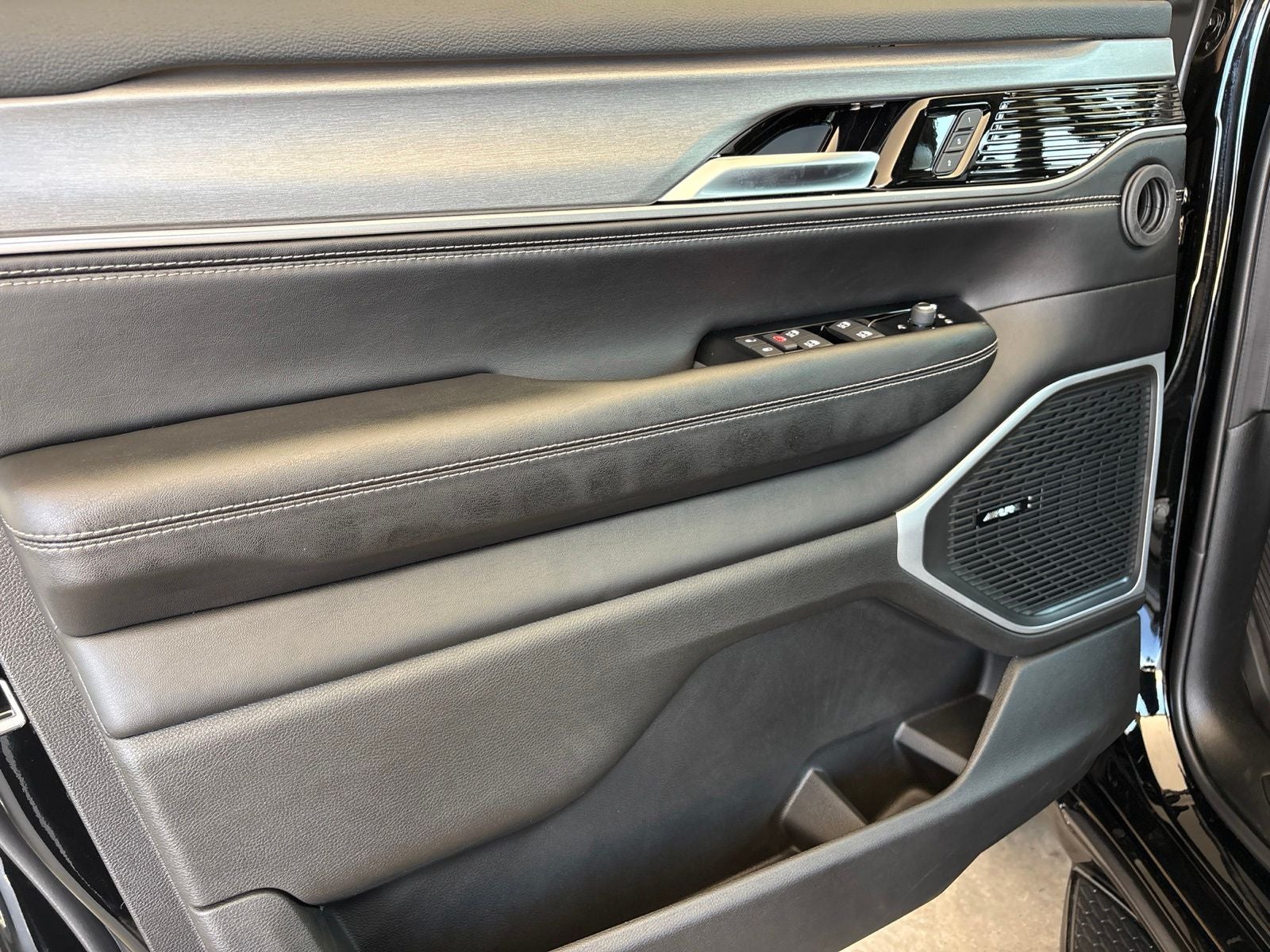 2026 Jeep Grand Wagoneer GRAND WAGONEER UPLAND 4X4