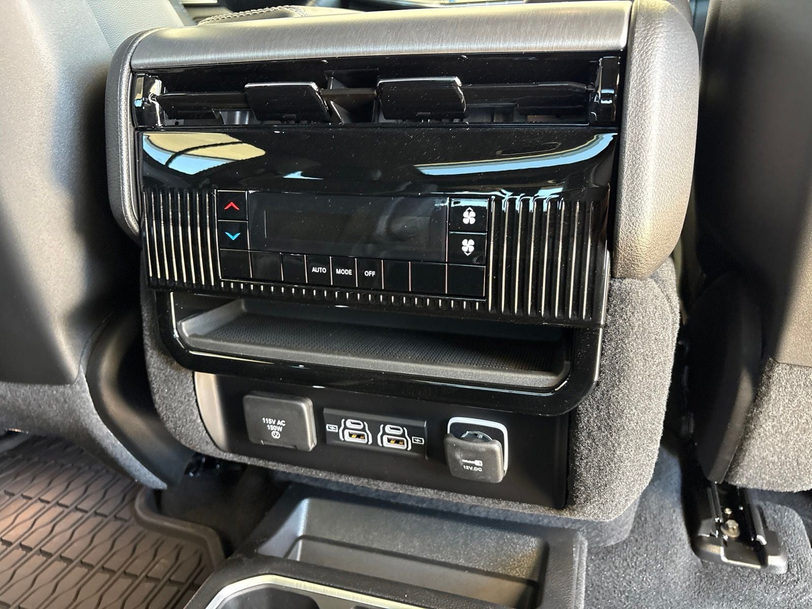 2026 Jeep Grand Wagoneer GRAND WAGONEER UPLAND 4X4