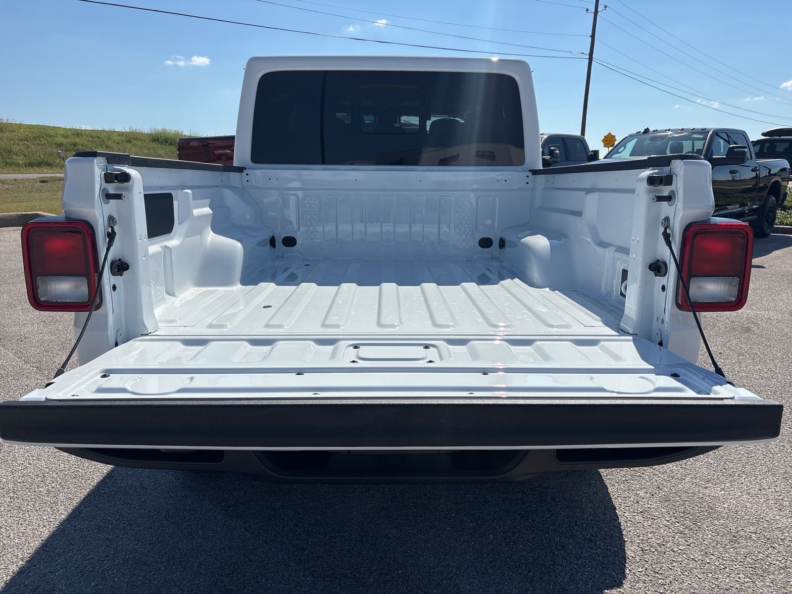 2025 Jeep Gladiator GLADIATOR HIGH TIDE 4X4