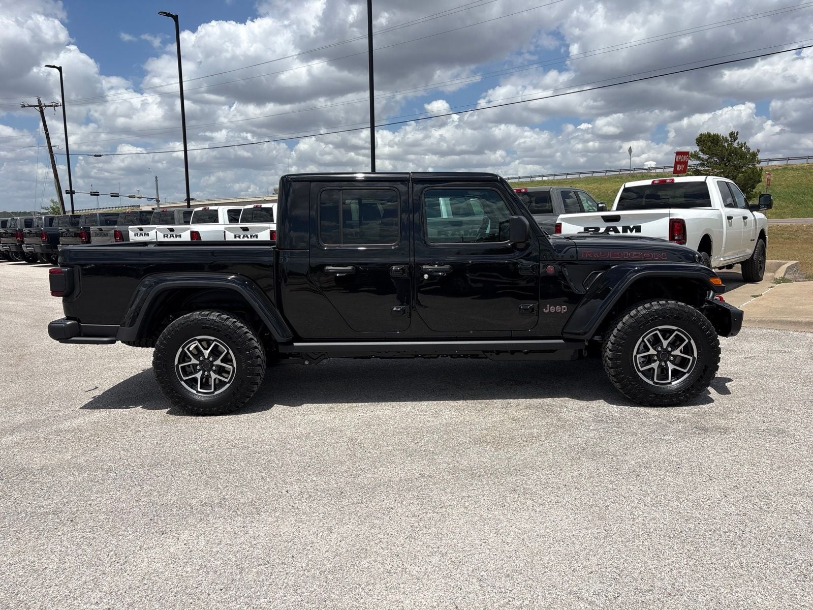 2026 Jeep Gladiator GLADIATOR SHADOW OPS 4X4