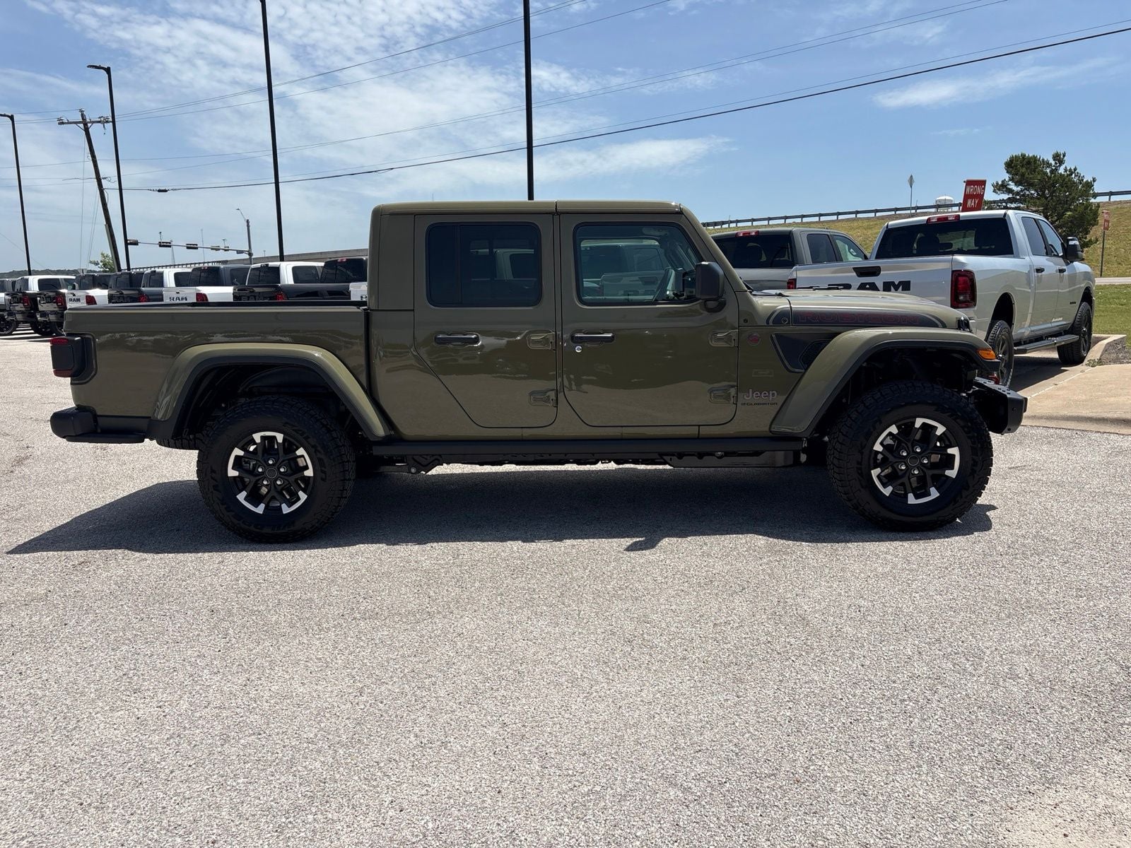 2026 Jeep Gladiator GLADIATOR SHADOW OPS 4X4