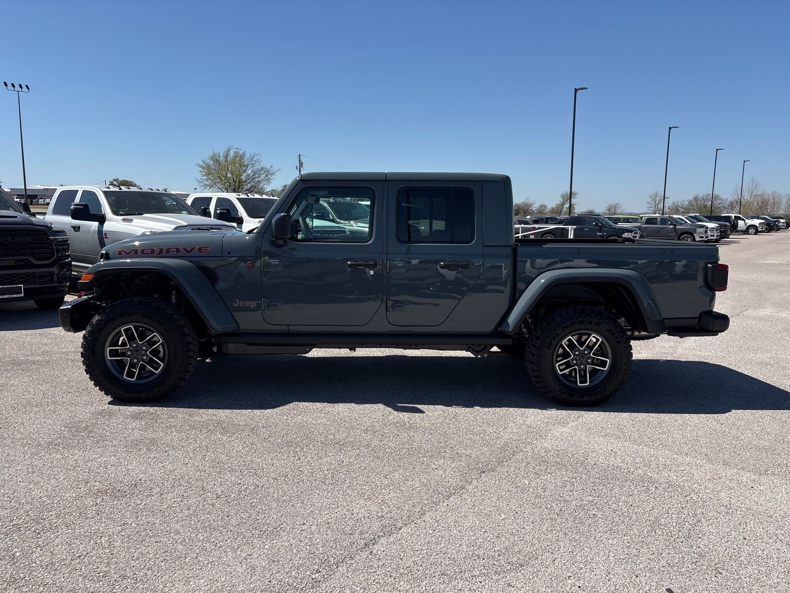 2026 Jeep Gladiator GLADIATOR MOJAVE X 4X4