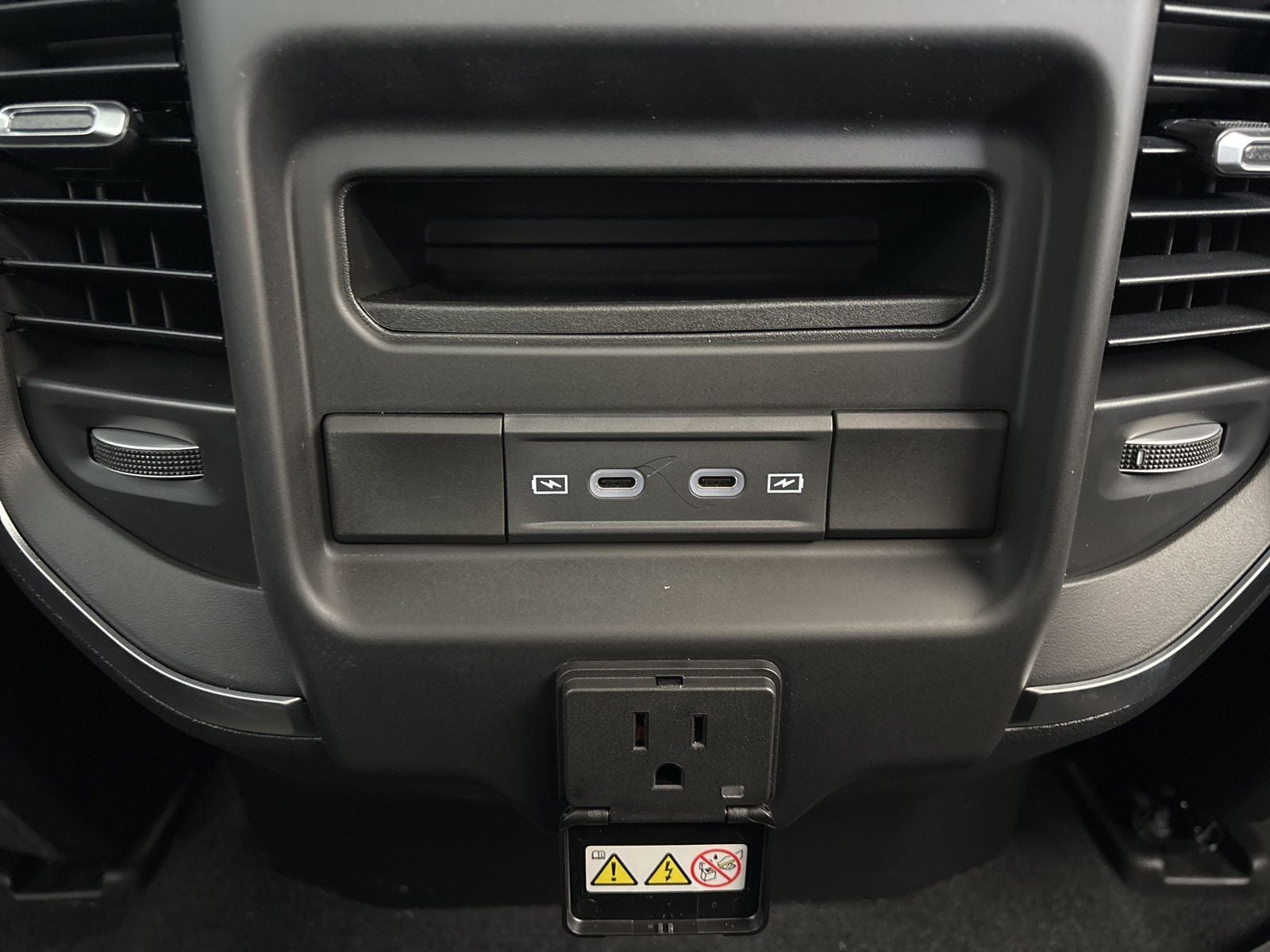 2026 RAM Ram 1500 RAM 1500 LONE STAR CREW CAB 4X2 5'7' BOX