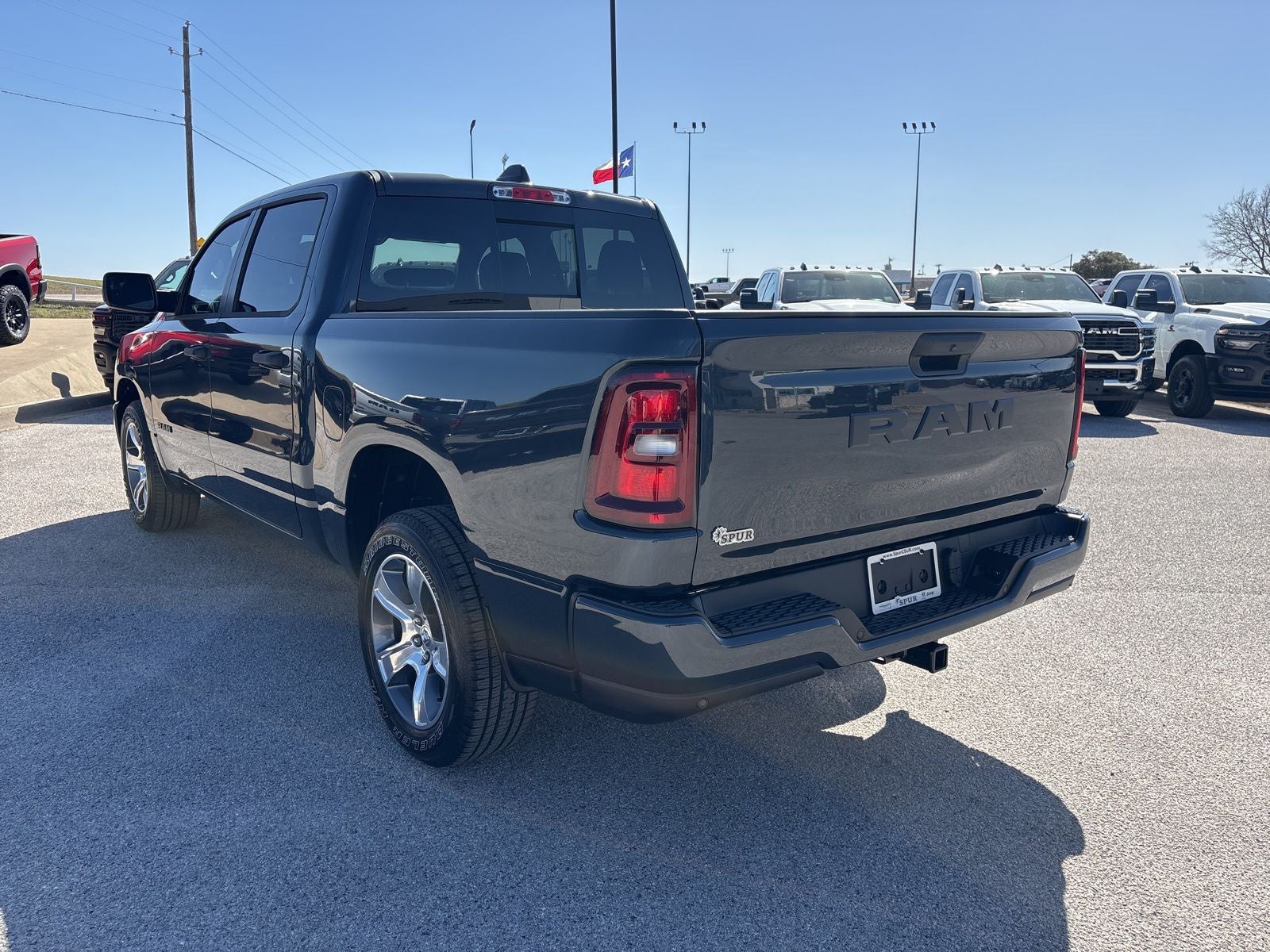 2026 RAM Ram 1500 RAM 1500 EXPRESS CREW CAB 4X2 5'7' BOX