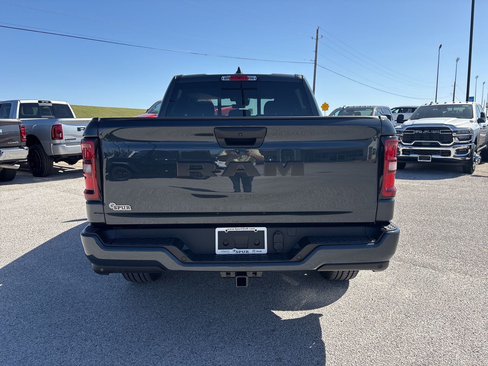 2026 RAM Ram 1500 RAM 1500 EXPRESS CREW CAB 4X2 5'7' BOX